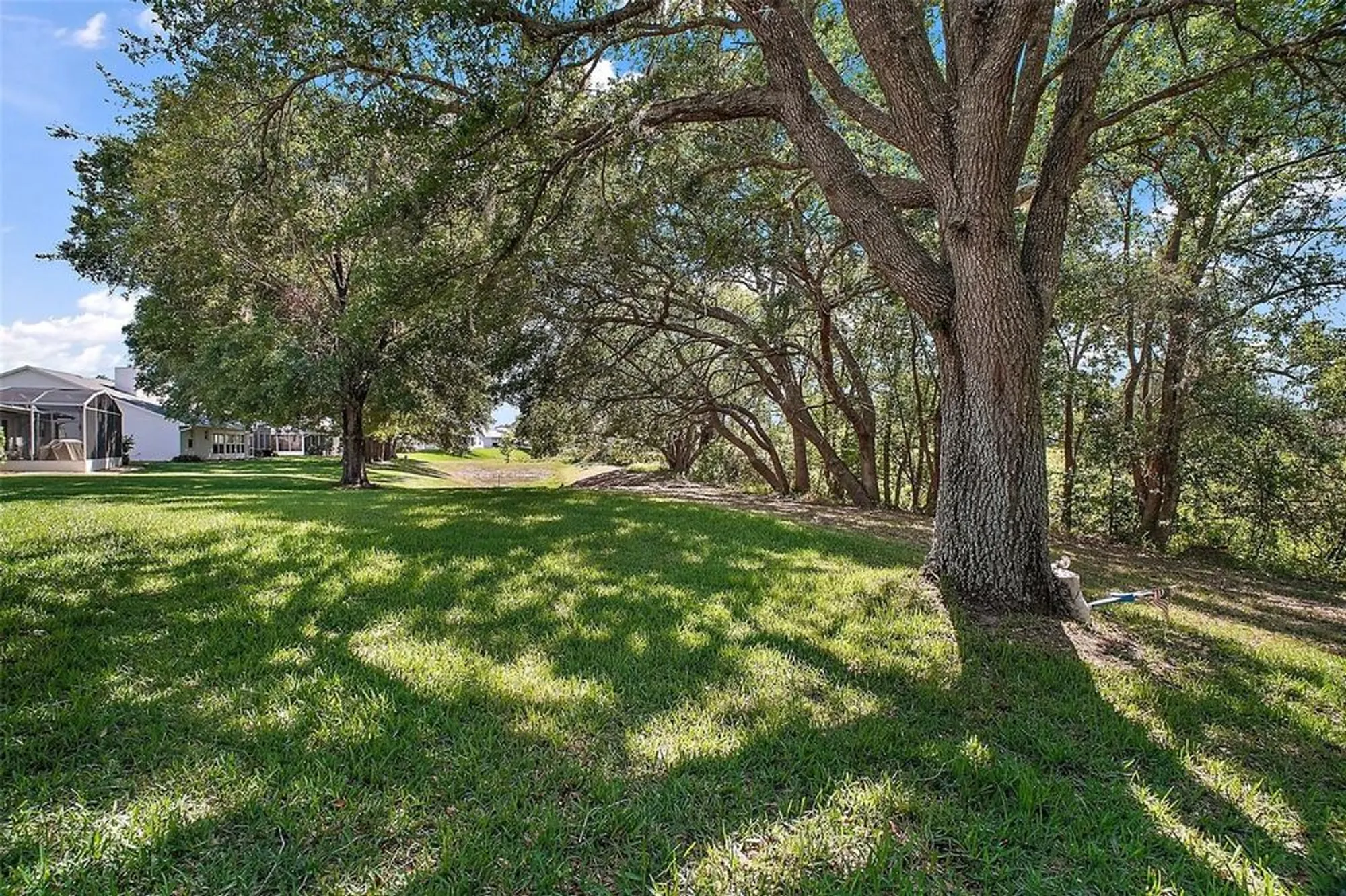 Property Slideshow image 25 of 29 | 27022 racquet cir, Leesburg, FL, 34748