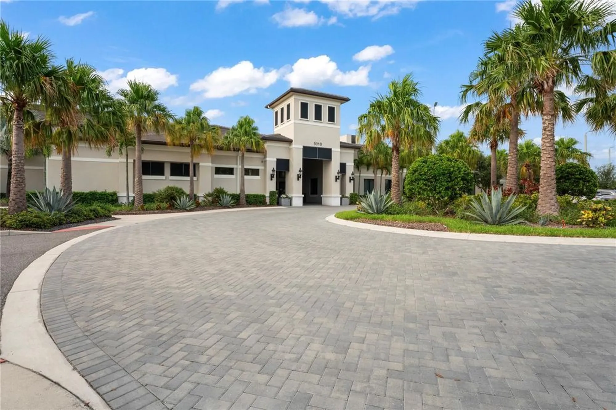Property Slideshow image 57 of 61 | 4906 avila lakes dr, Wimauma, FL, 33598