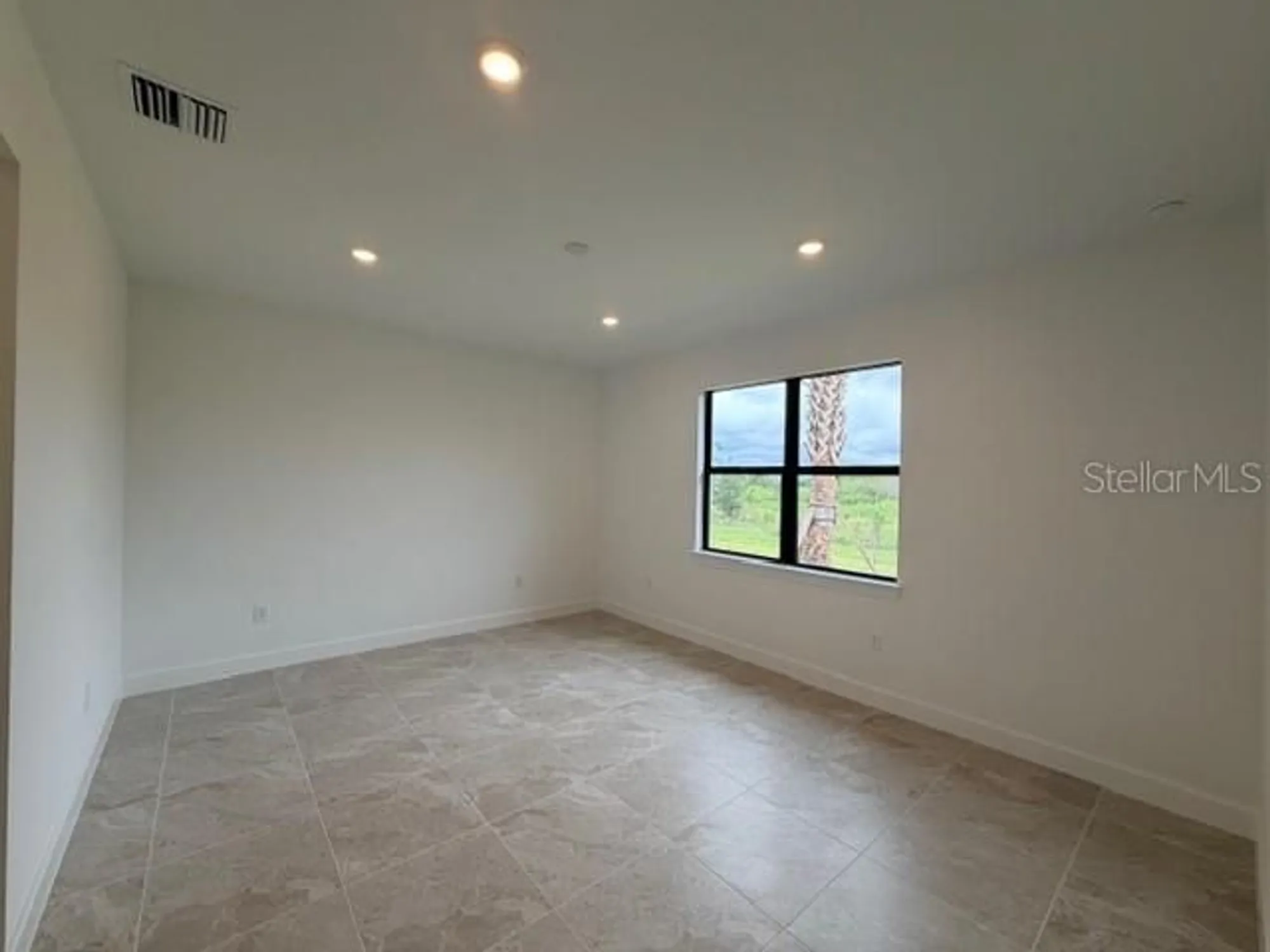 Property Slideshow image 6 of 9 | 18824 indian rock pl, Lakewood Ranch, FL, 34211