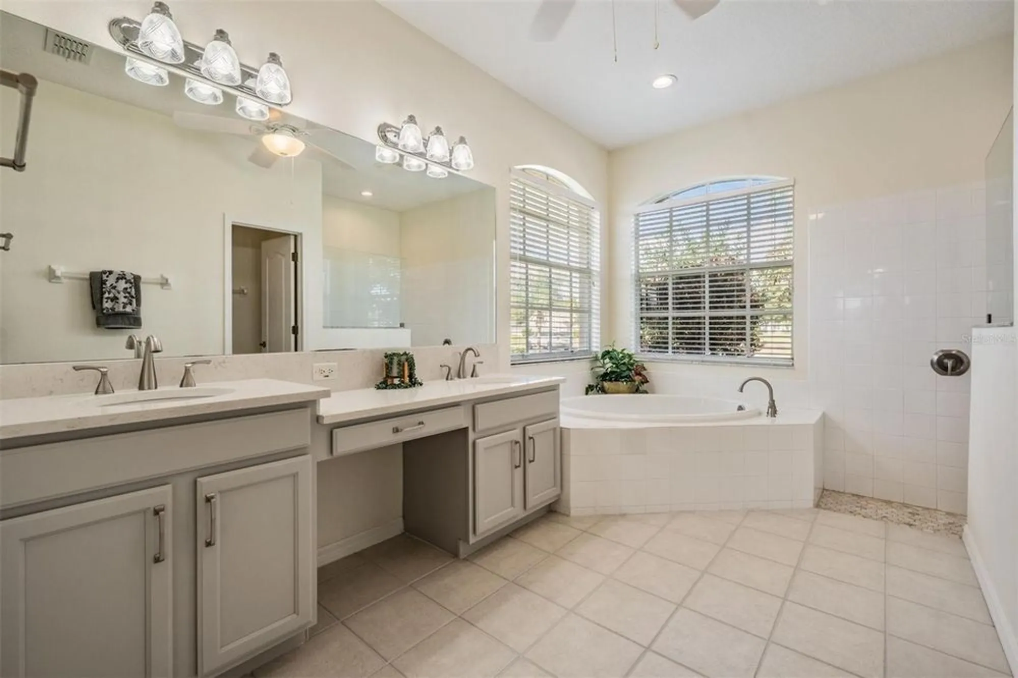 Property Slideshow image 14 of 52 | 1721 lakestone dr, Trinity, FL, 34655