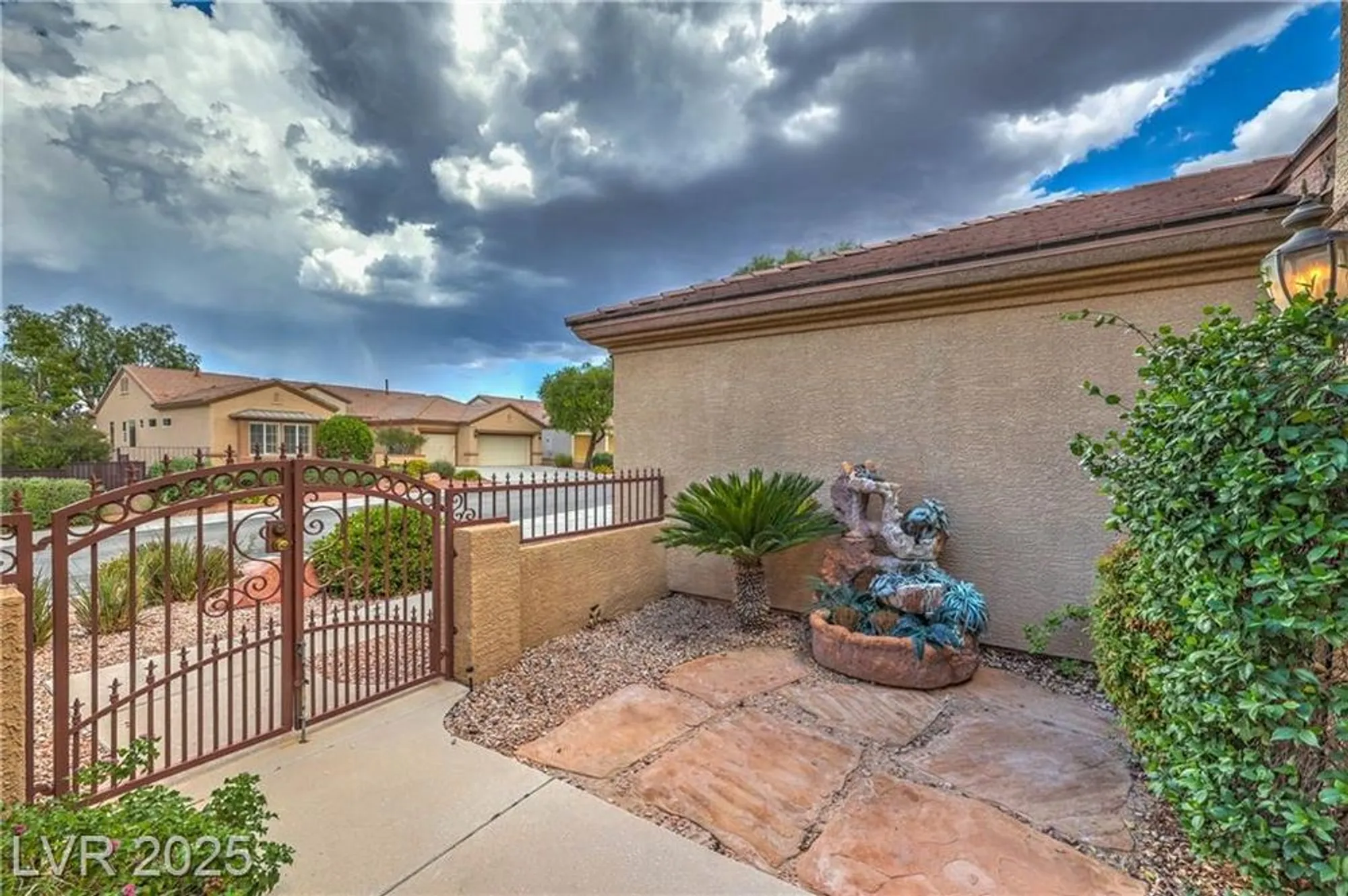 Property Slideshow image 6 of 35 | 2563 collinsville dr, Henderson, NV, 89052