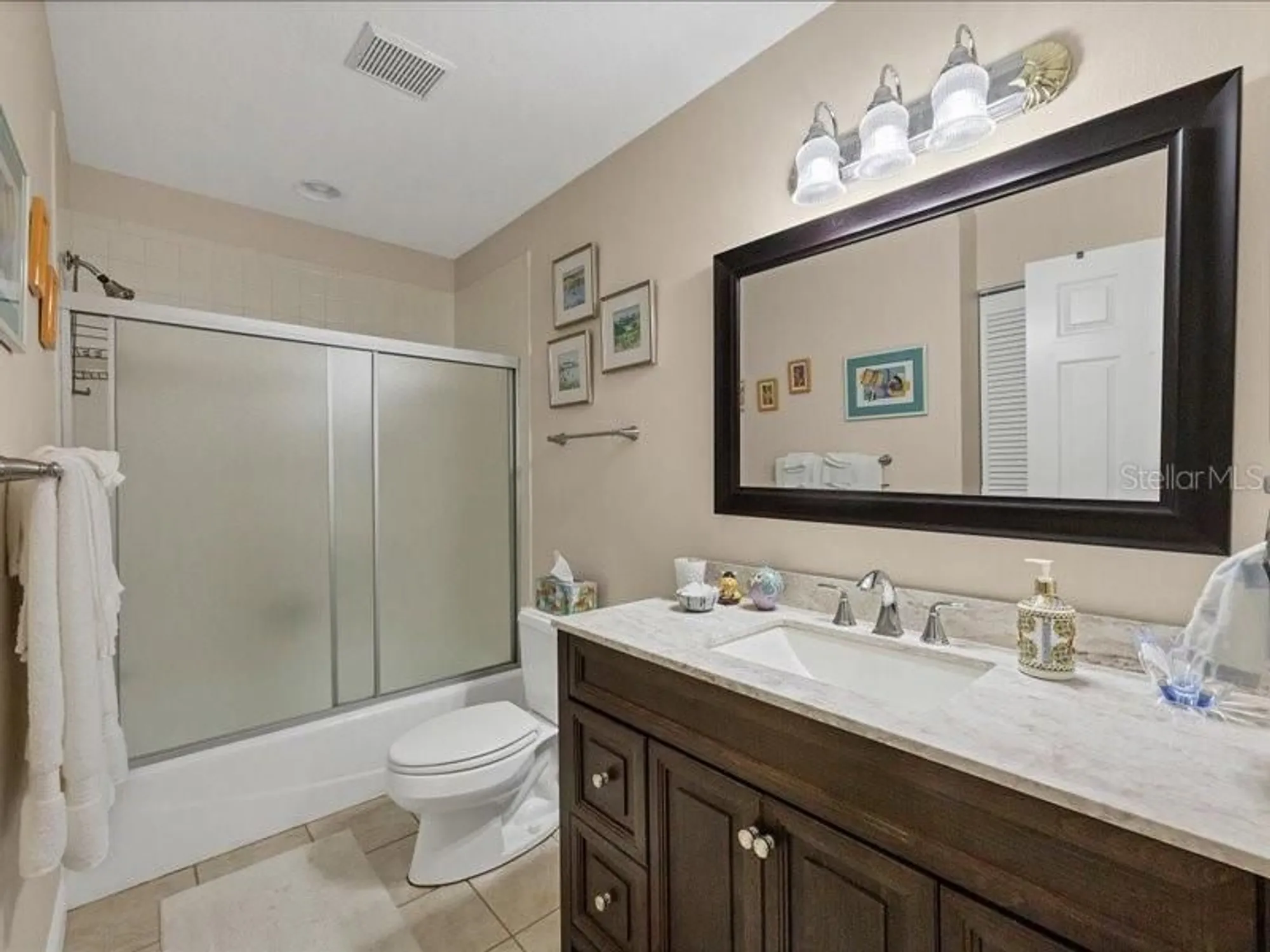 Property Slideshow image 25 of 54 | 7724 palm aire ln, Sarasota, FL, 34243