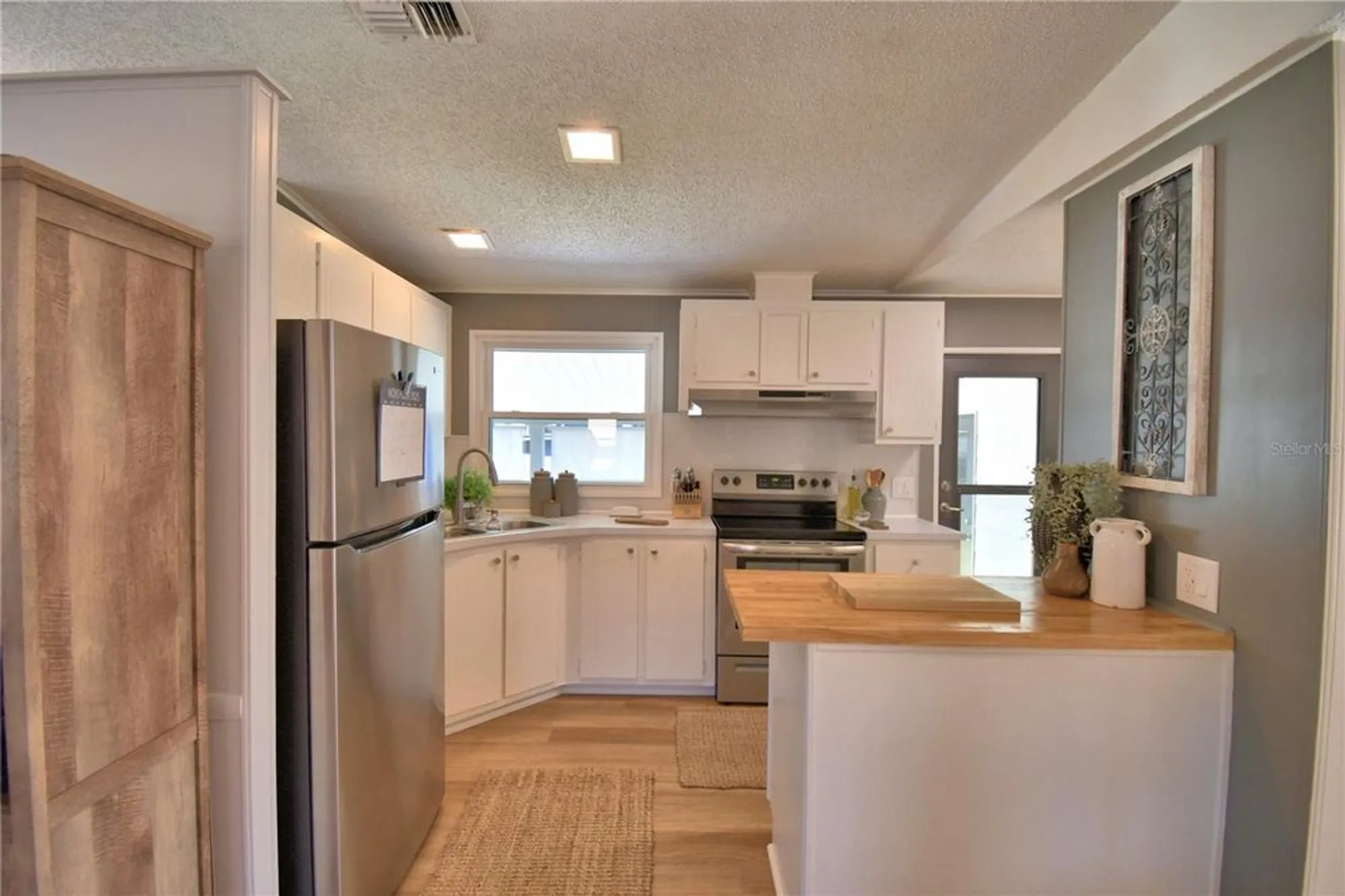 Property Slideshow image 10 of 50 | 4849 goldenview ln, Lakeland, FL, 33811