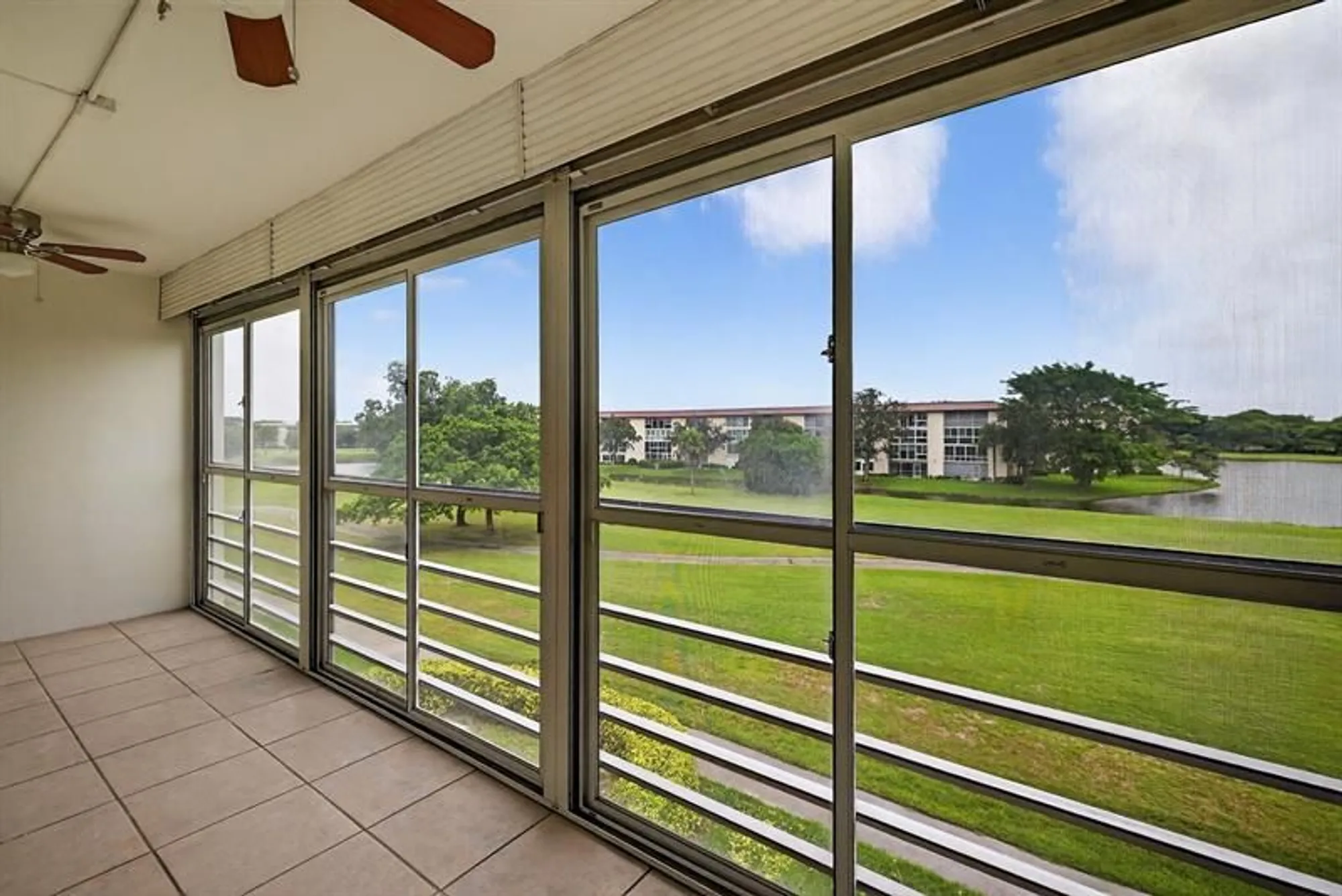 Property Slideshow image 21 of 24 | 2902 victoria cir g3, Coconut Creek, FL, 33066
