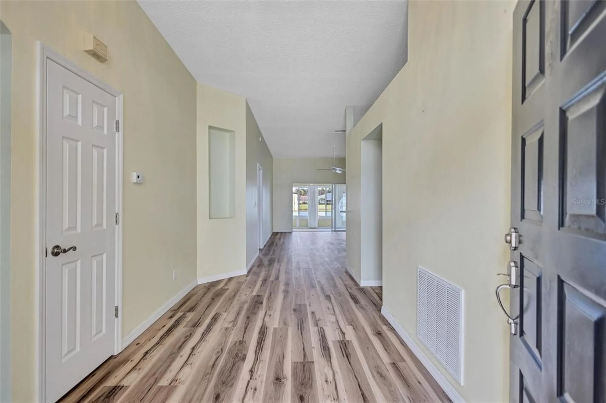Property Slideshow image 5 of 48 | 811 staffordshire ln 32, Sun City Center, FL, 33573