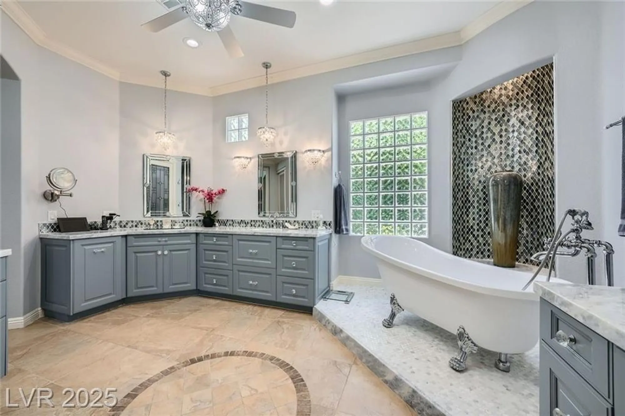 Property Slideshow image 33 of 72 | 4719 riva de romanza st, Las Vegas, NV, 89135