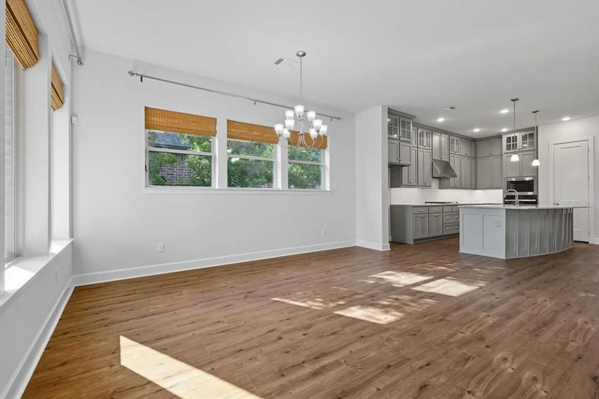 Property Slideshow image 15 of 40 | 4815 beaver creek dr, Arlington, TX, 76005