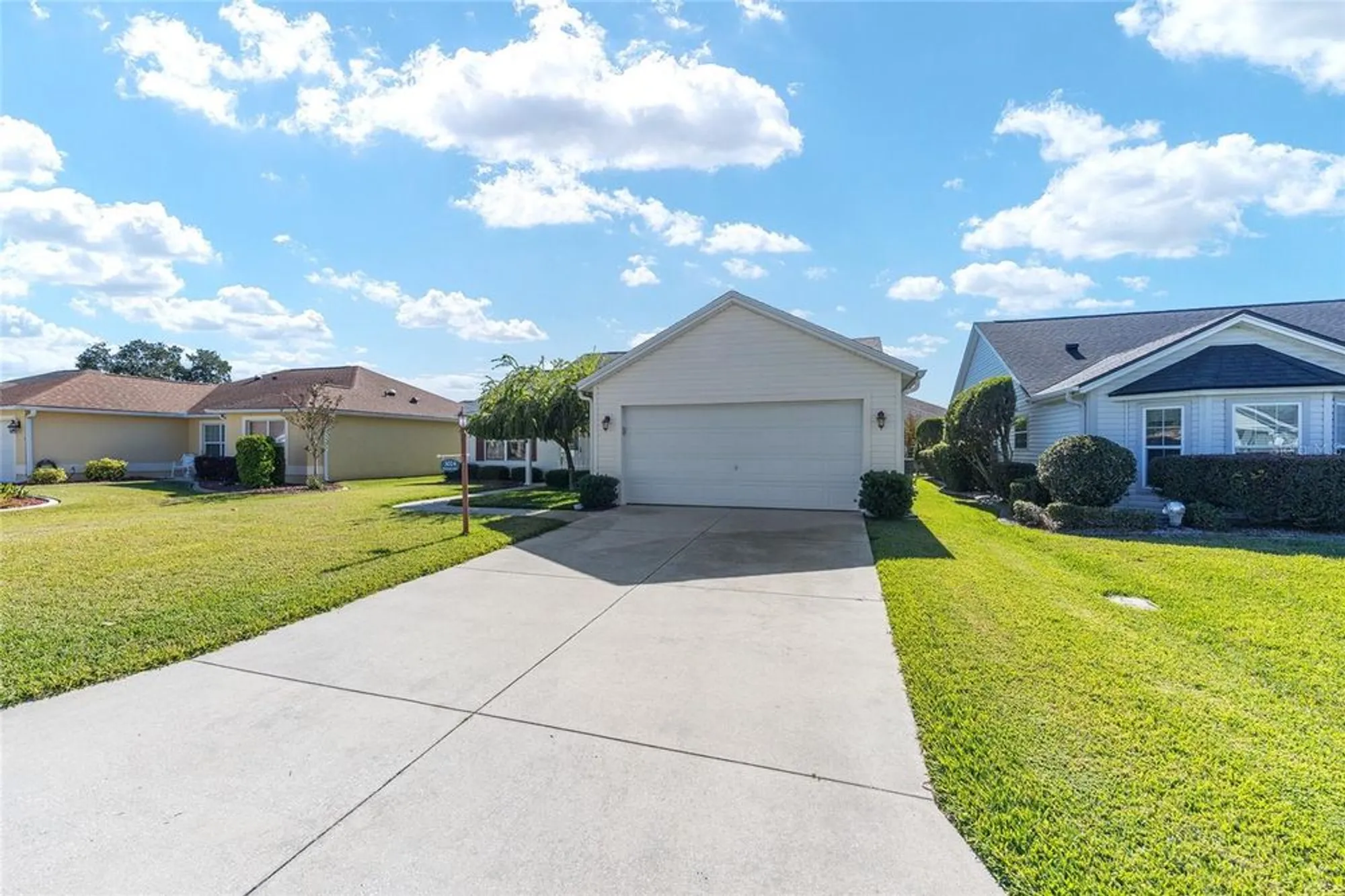 Property Slideshow image 3 of 37 | 3024 burbank ln, The Villages, FL, 32162