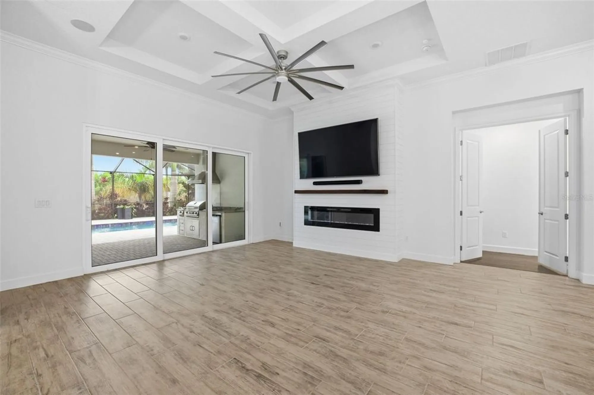 Property Slideshow image 16 of 62 | 830 manns harbor dr, Apollo Beach, FL, 33572