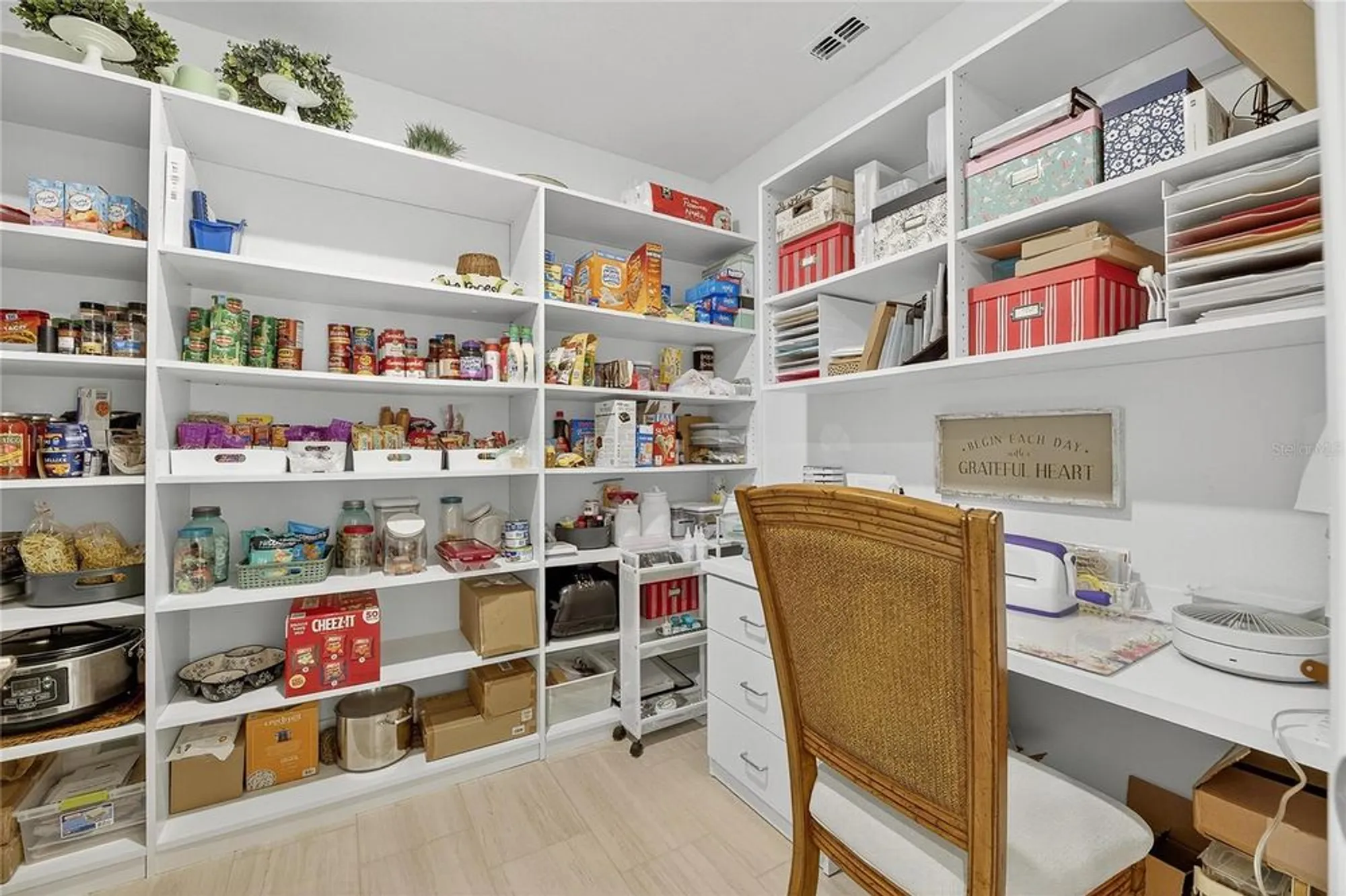 Property Slideshow image 27 of 96 | 5319 windy grove dr, Wimauma, FL, 33598