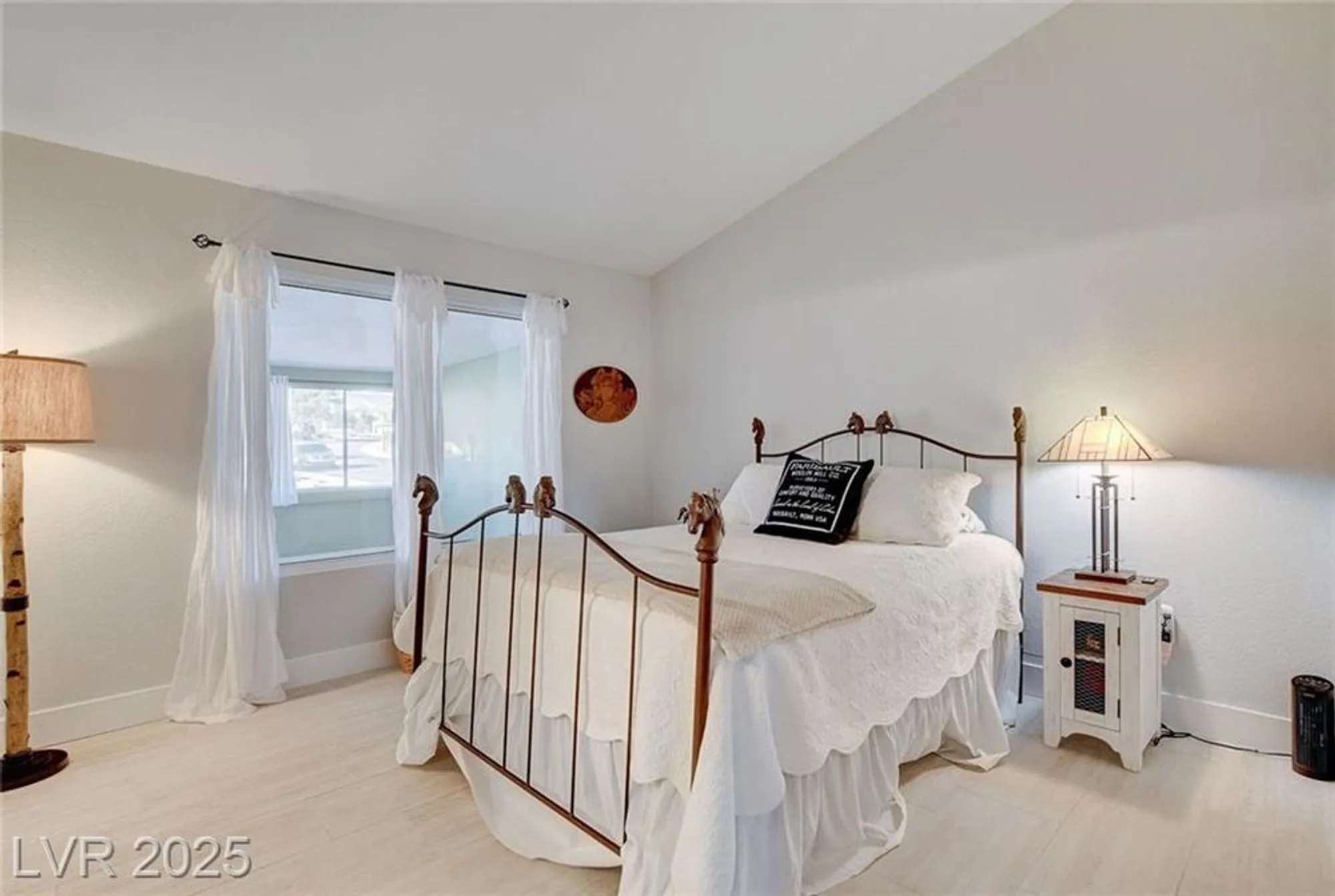 Property Slideshow image 33 of 42 | 9037 grayling dr, Las Vegas, NV, 89134