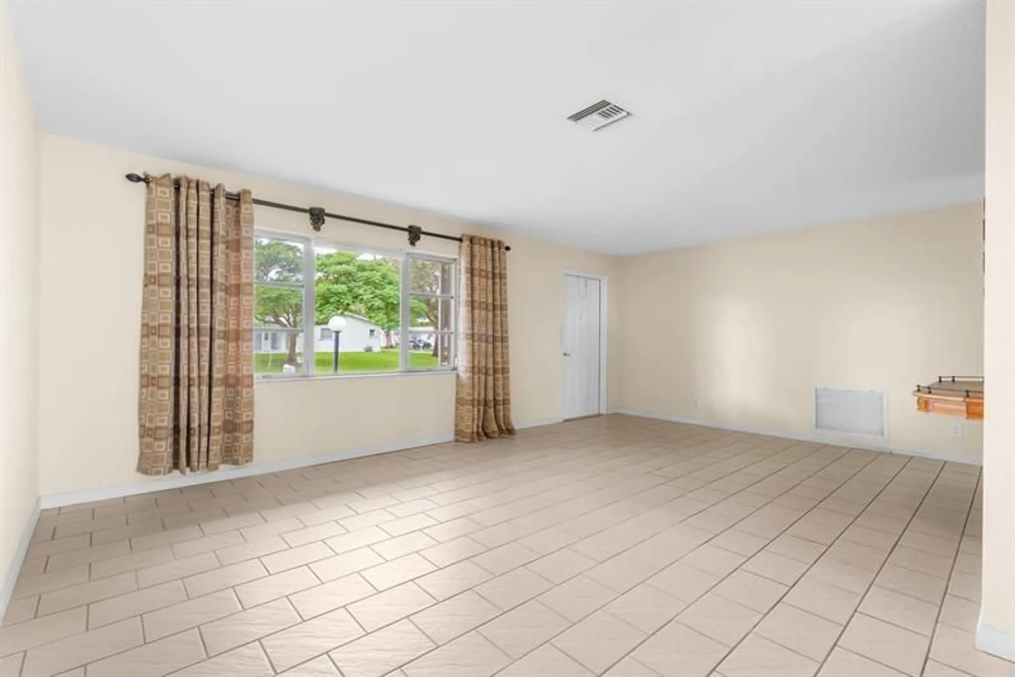 Property Slideshow image 6 of 51 | 8826 nw 13th st, Plantation, FL, 33322