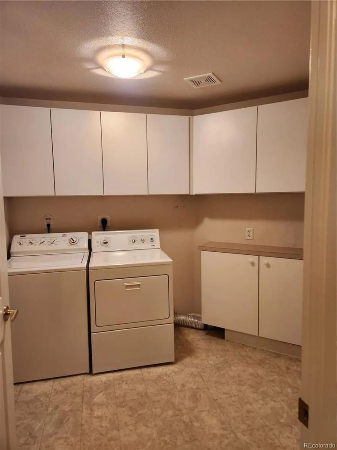 Property Slideshow image 14 of 23 | 2451 kipling st 201, Lakewood, CO, 80215
