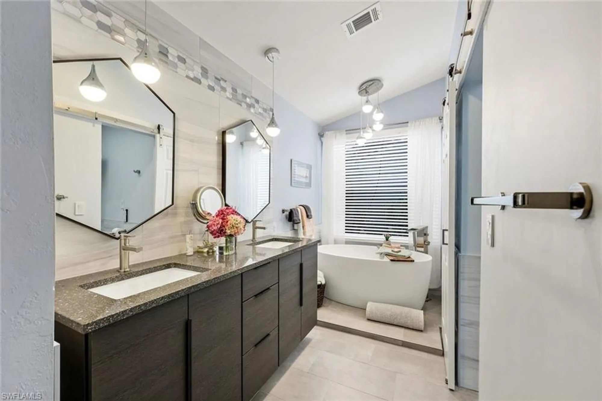 Property Slideshow image 13 of 25 | 27171 enclave dr, Bonita Springs, FL, 34134