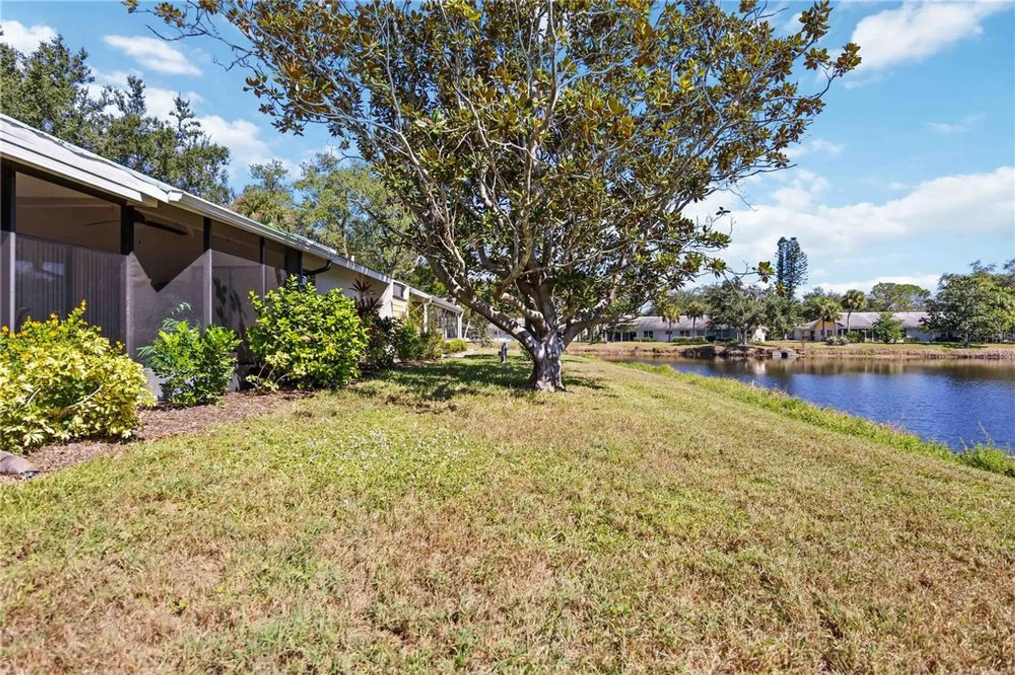 Property Slideshow image 29 of 82 | 214 southampton dr # 327, Venice, FL, 34293