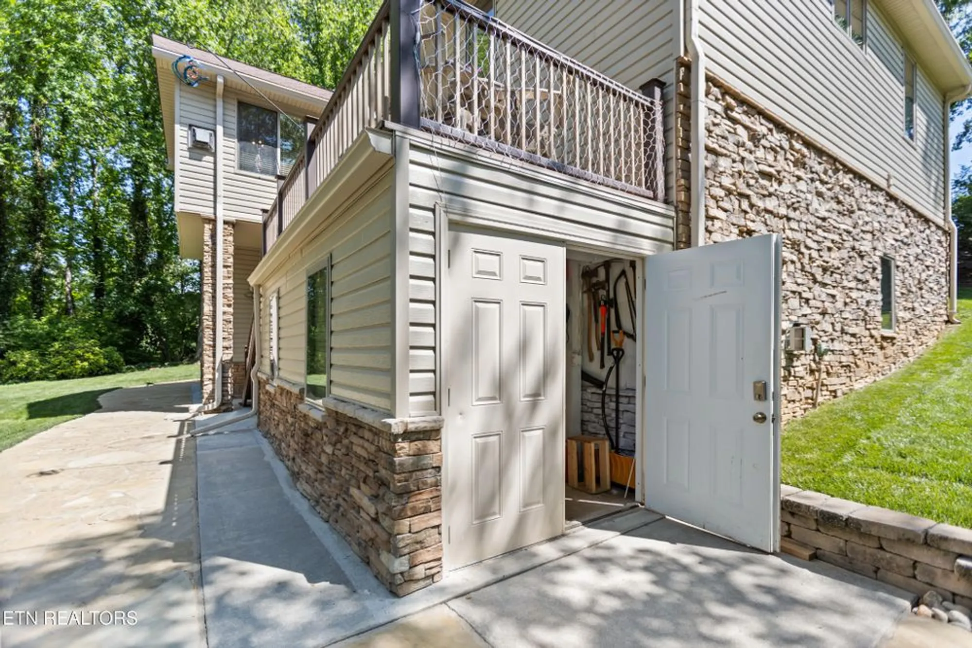 Property Slideshow image 54 of 60 | 407 tecumseh pt, Loudon, TN, 37774