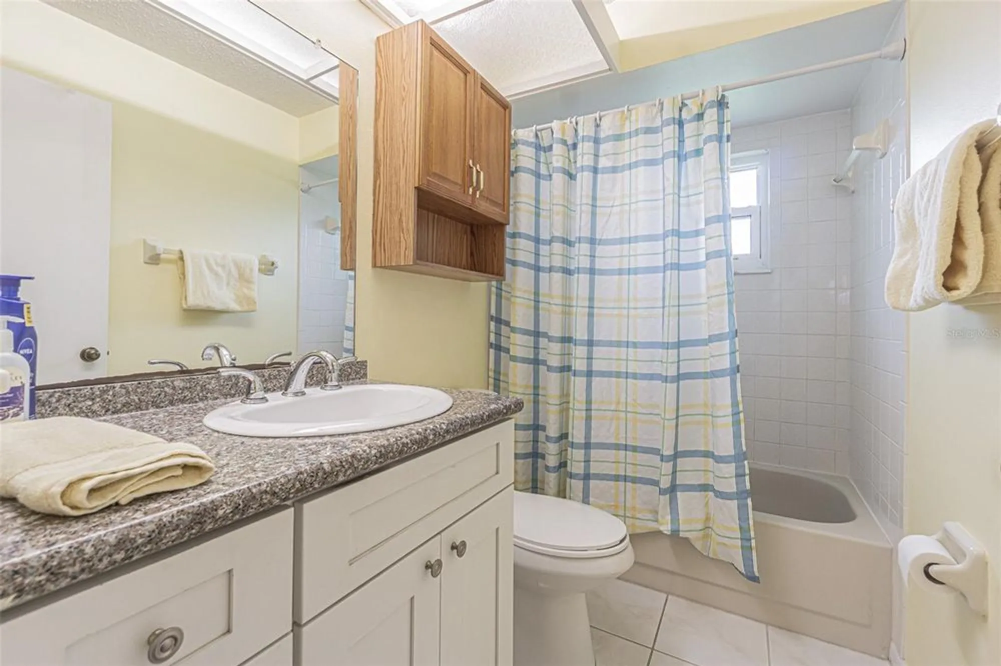 Property Slideshow image 19 of 32 | 1130 orange tree cir c, Palm Harbor, FL, 34684