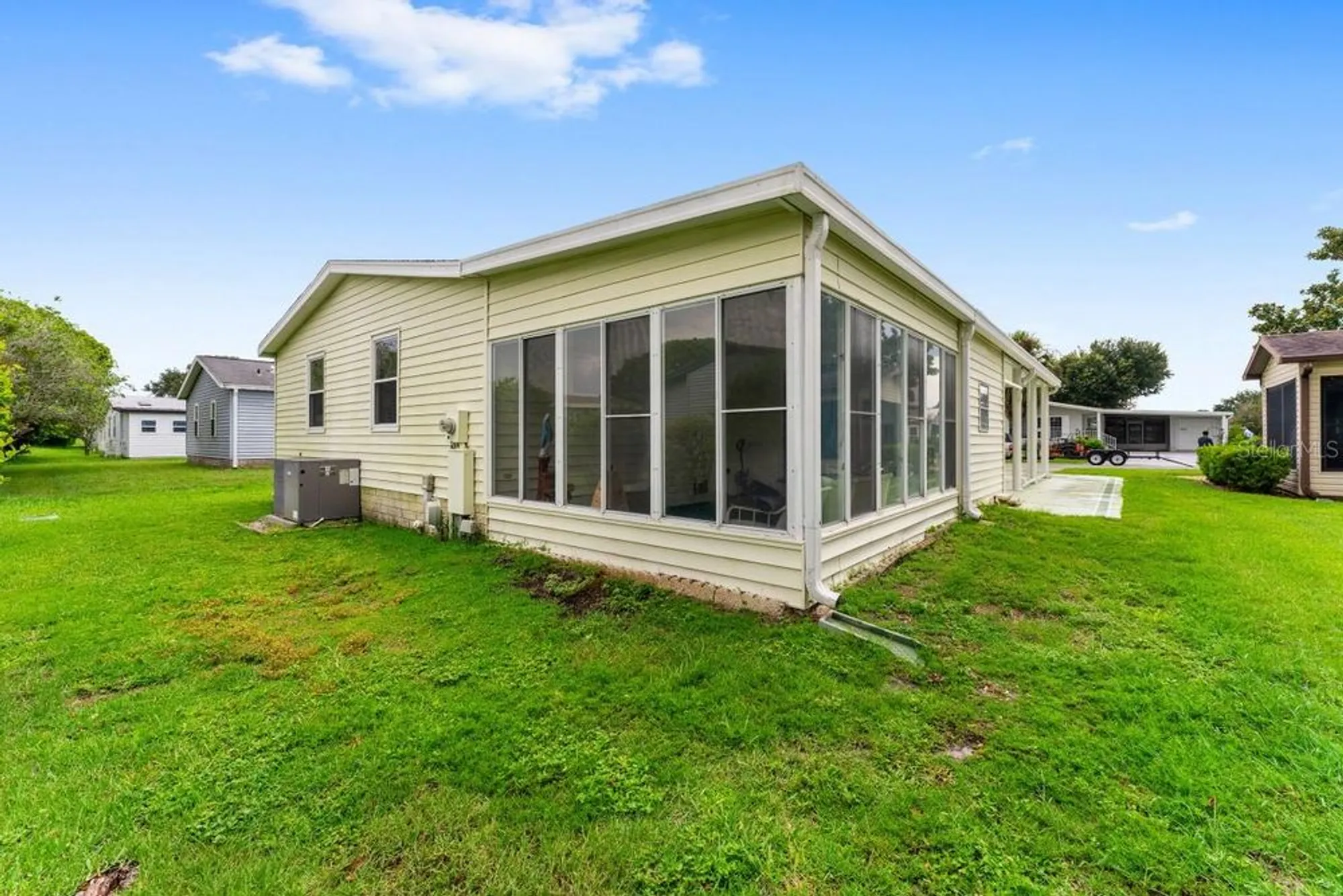 Property Slideshow image 4 of 21 | 1117 paradise dr, Lady Lake, FL, 32159