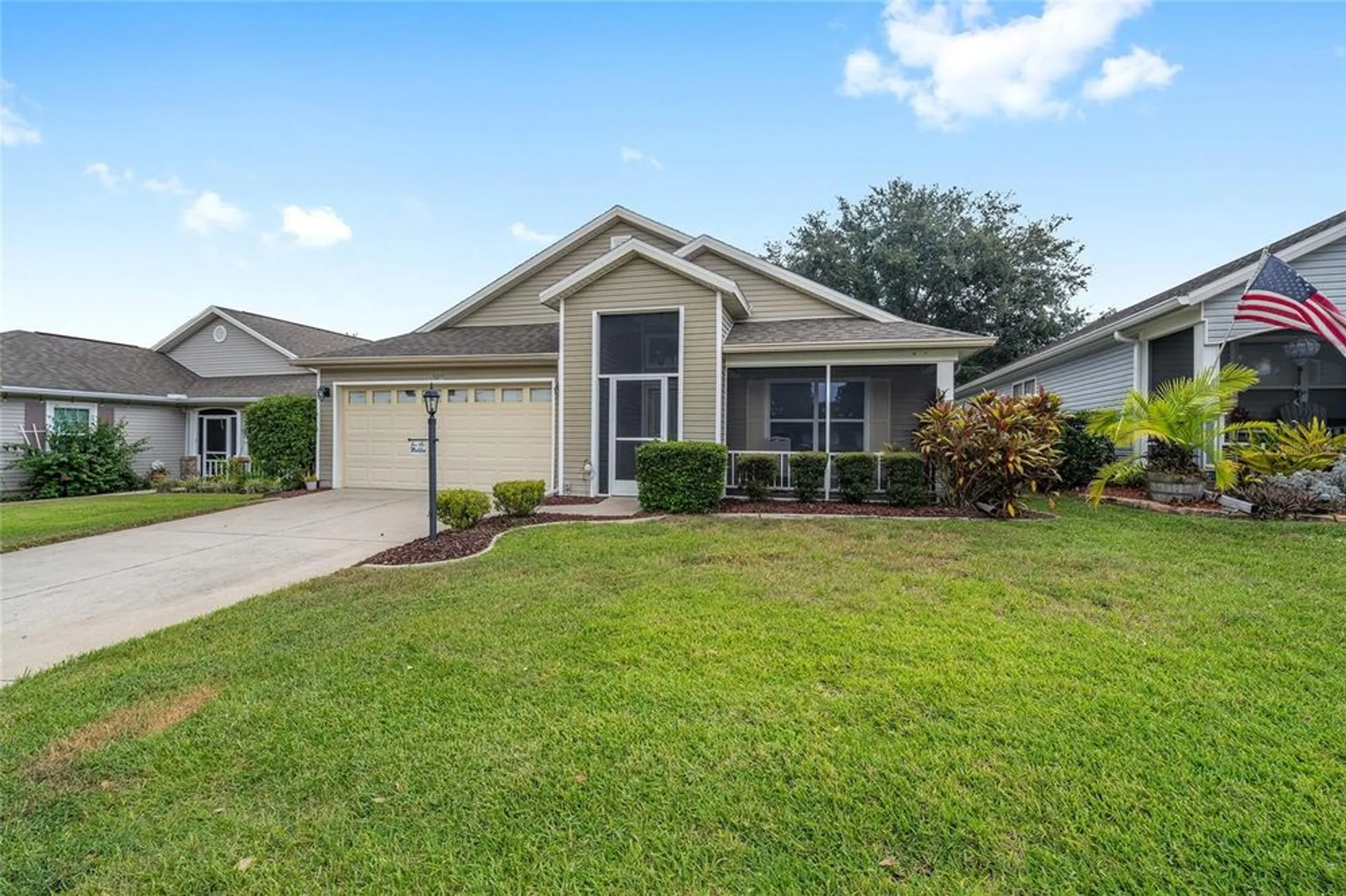Property Slideshow image 1 of 37 | 24817 cranes roost cir, Leesburg, FL, 34748