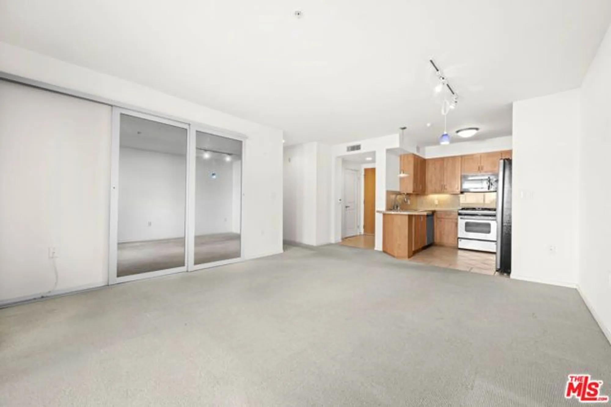 Property Slideshow image 6 of 35 | 267 s san pedro st unit 508, Los Angeles, CA, 90012