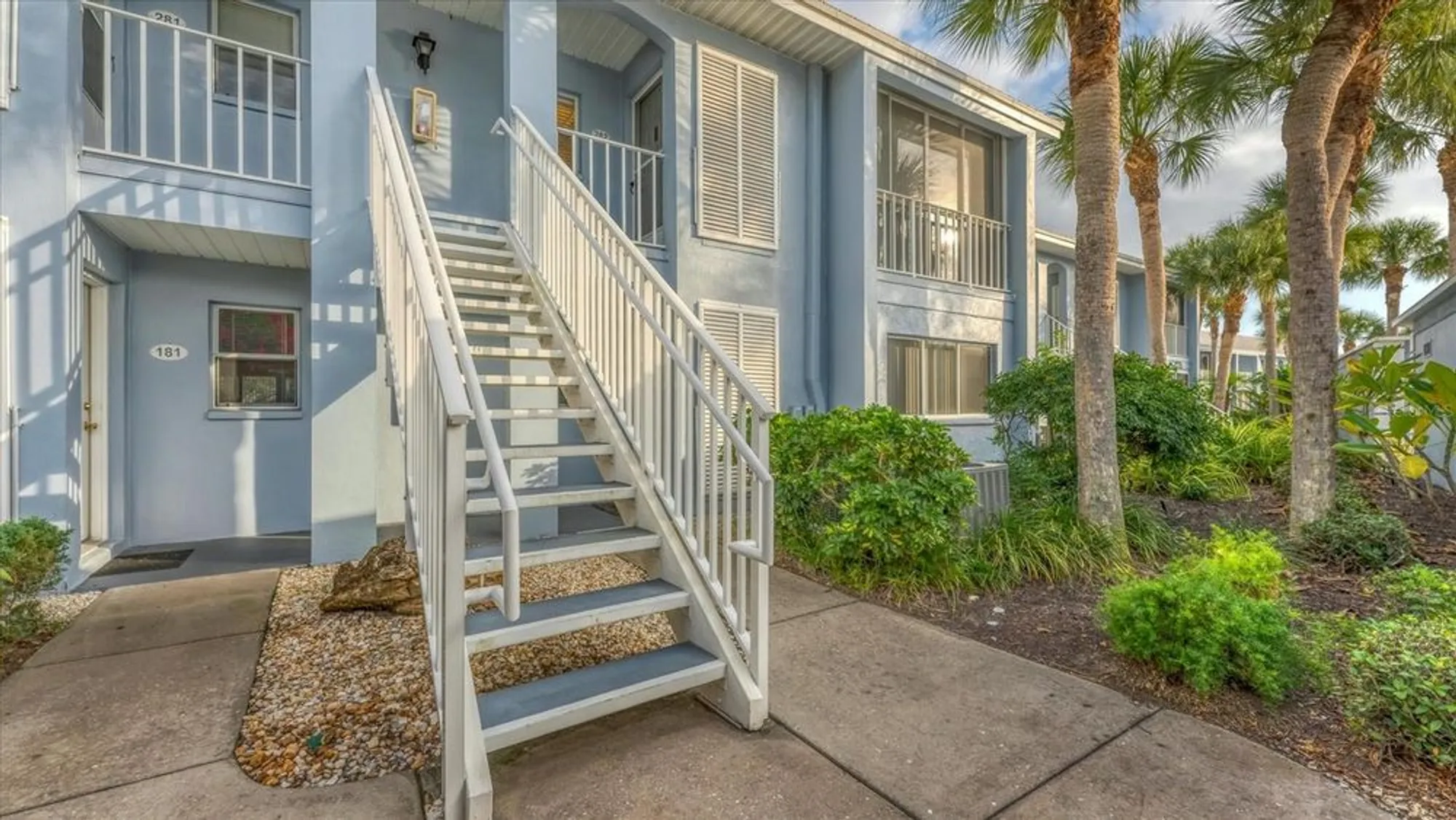 Property Slideshow image 2 of 44 | 450 cerromar rd 282, Venice, FL, 34293