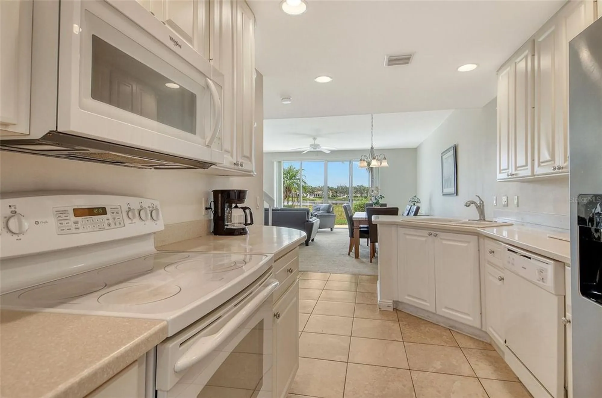 Property Slideshow image 11 of 49 | 1400 burgos dr, Sarasota, FL, 34238