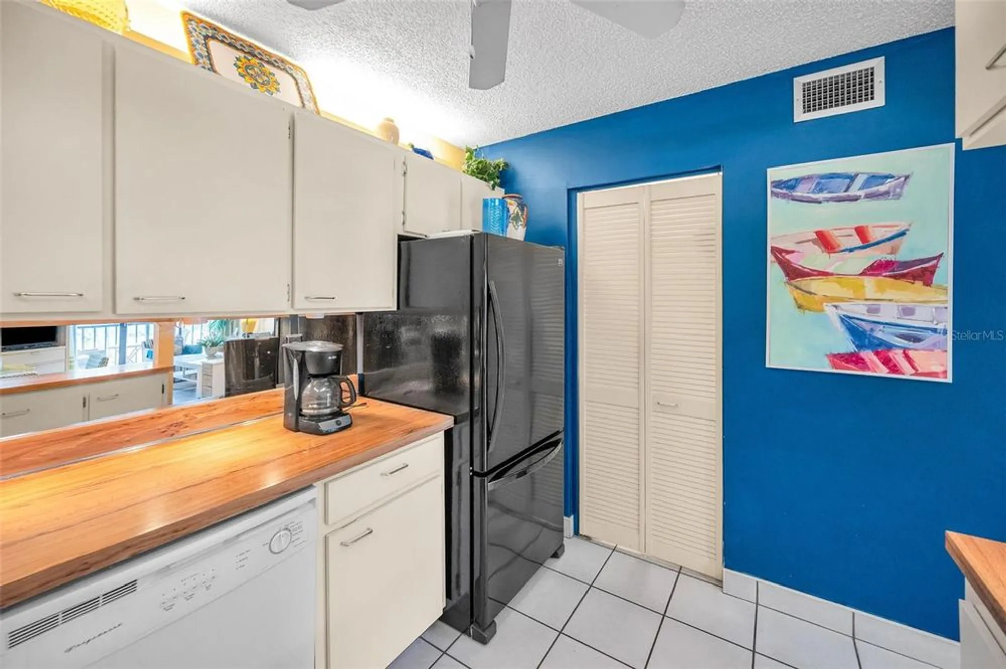 Property Slideshow image 21 of 63 | 2642 pine ridge way d2, Palm Harbor, FL, 34684
