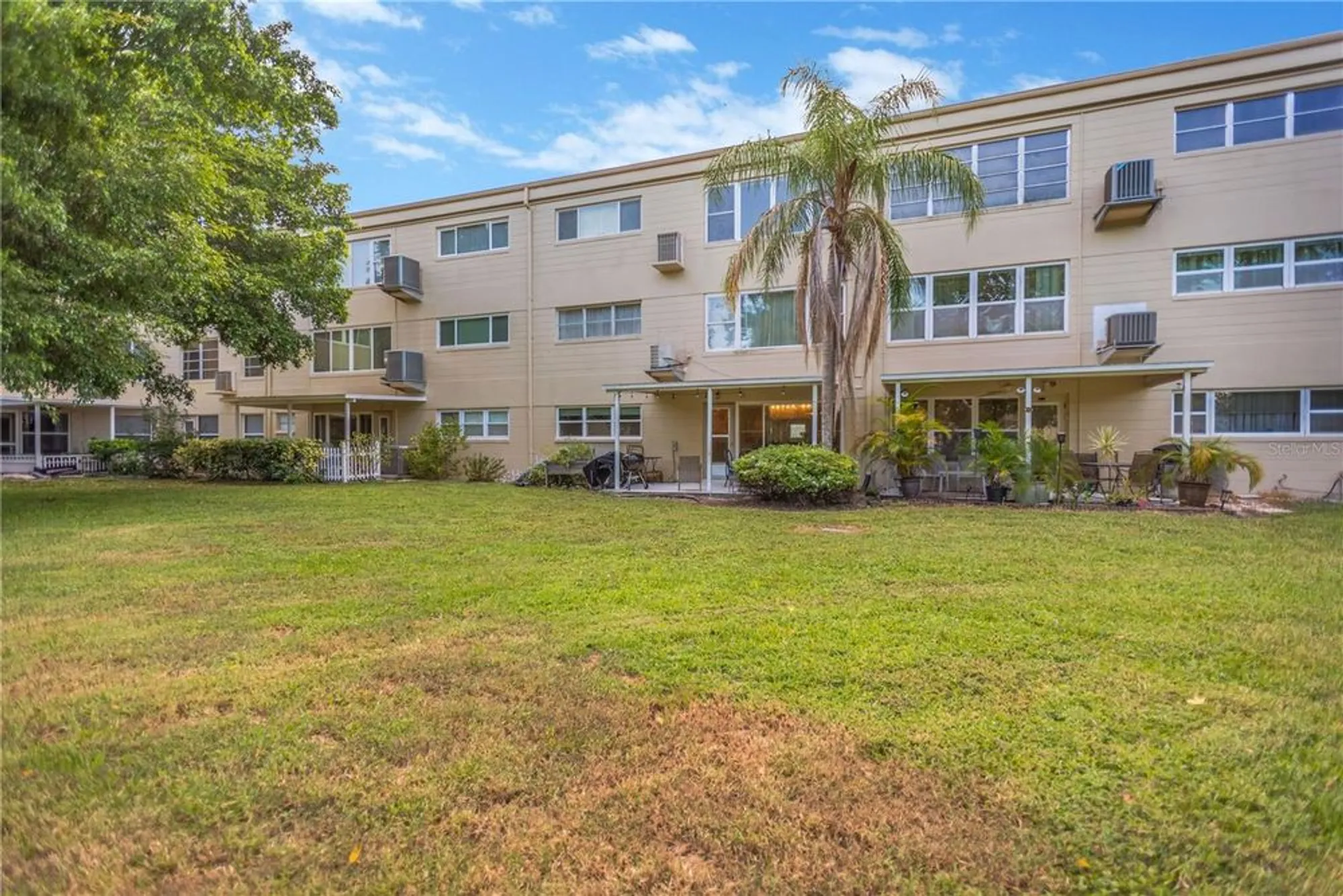 Property Slideshow image 26 of 32 | 2350 haitian dr apt 6, Clearwater, FL, 33763