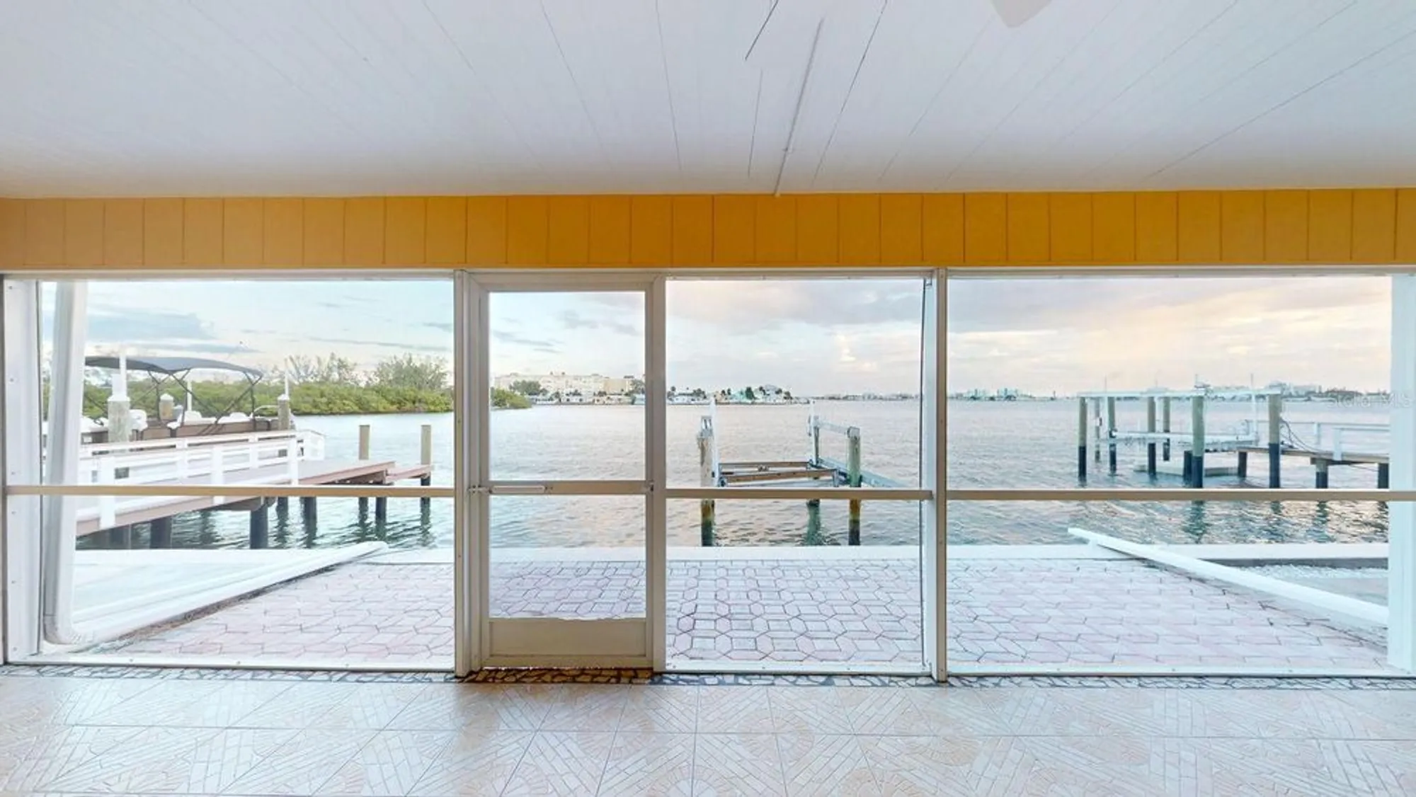 Property Slideshow image 76 of 96 | 636 boca ciega point blvd s, St Petersburg, FL, 33708