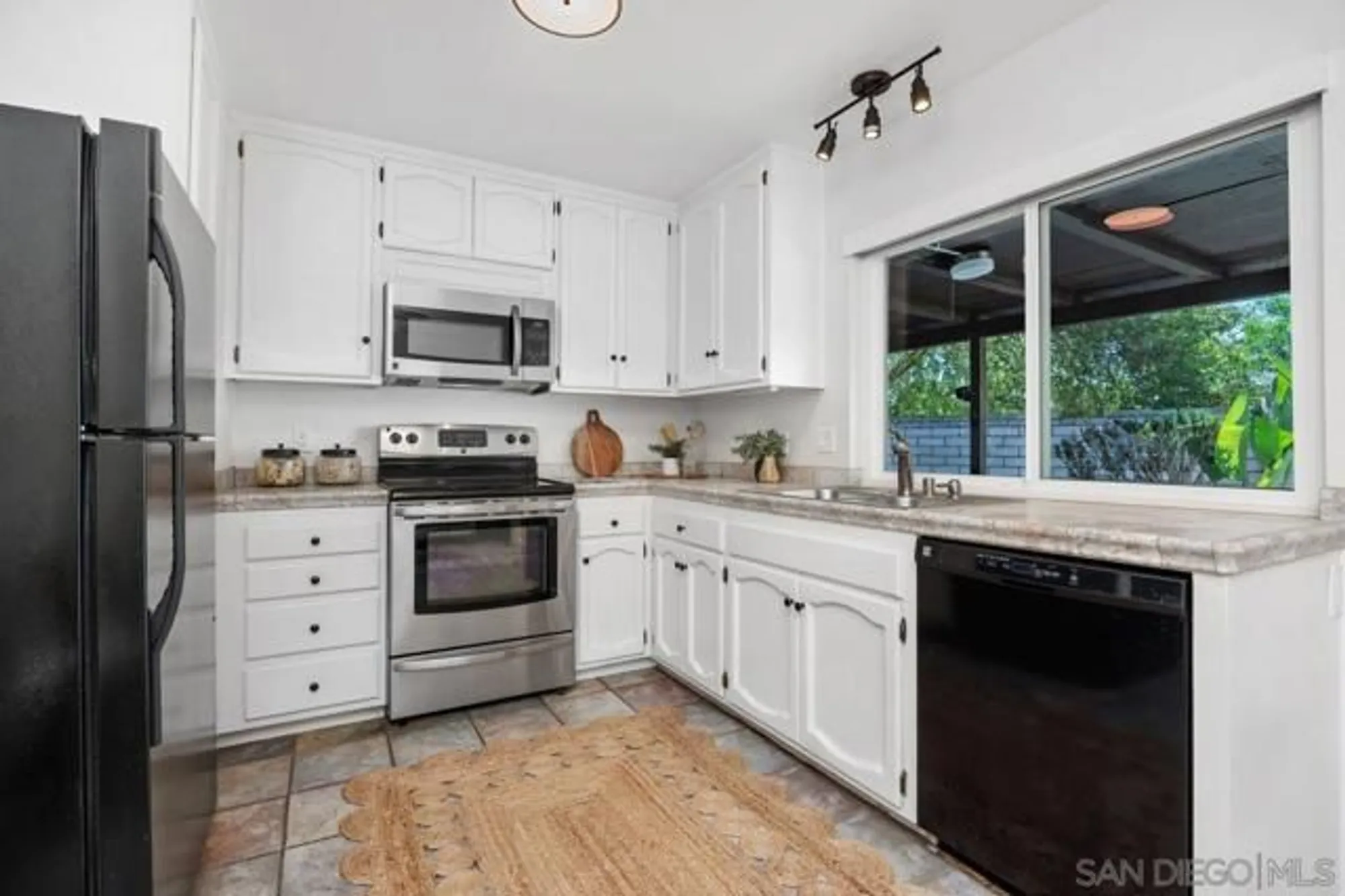 Property Slideshow image 10 of 39 | 12753 caminito cancion 129, San Diego, CA, 92128