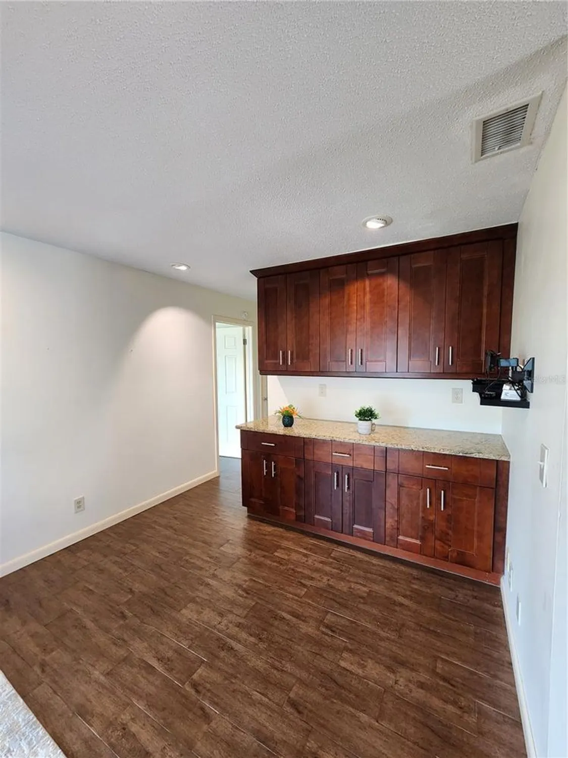 Property Slideshow image 11 of 37 | 9926 40th st, Pinellas Park, FL, 33782