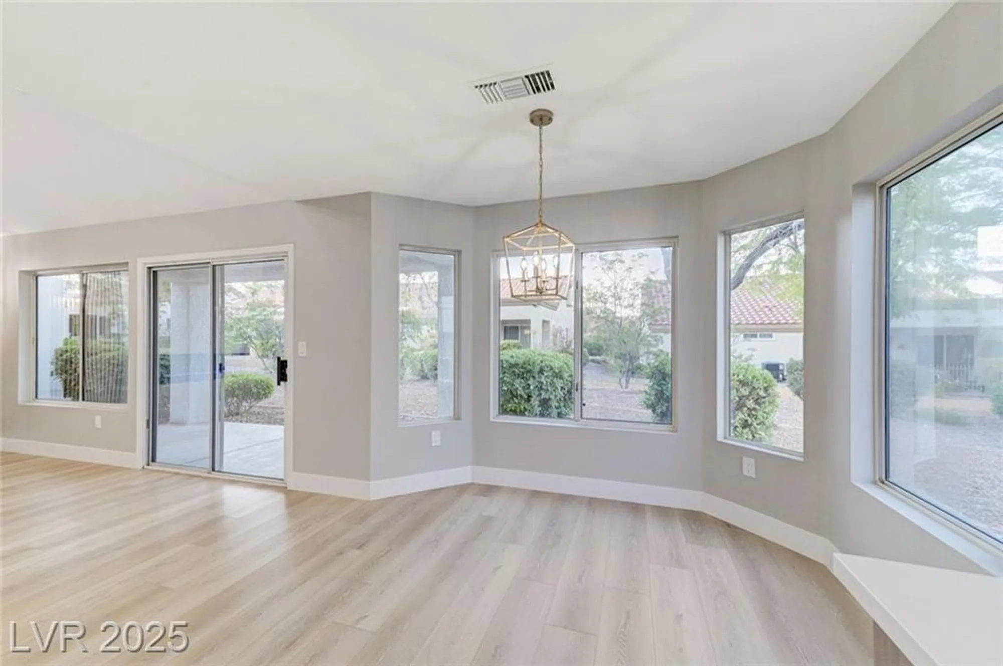 Property Slideshow image 22 of 75 | 9308 quail ridge dr, Las Vegas, NV, 89134