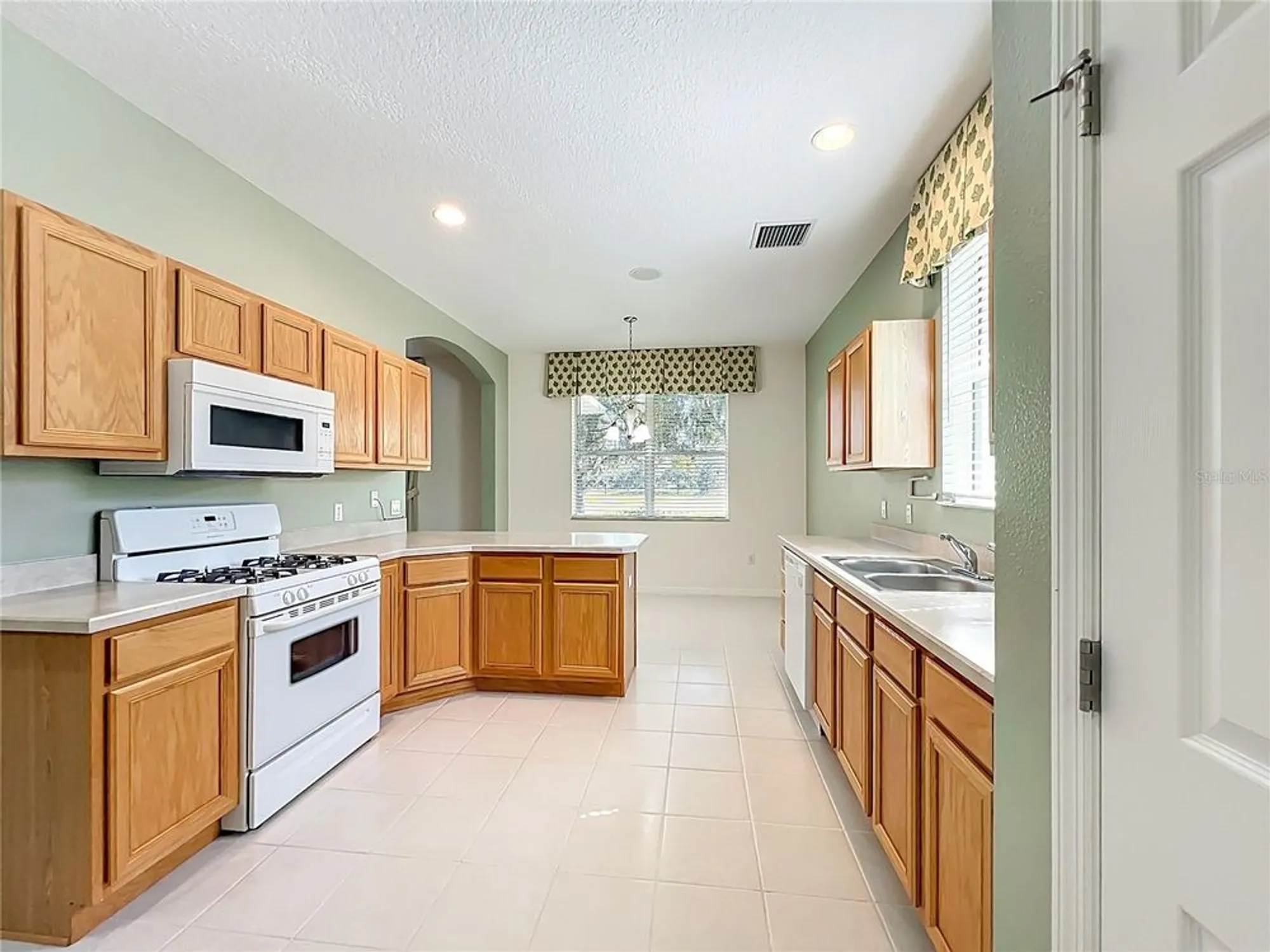 Property Slideshow image 23 of 53 | 3507 arlington ridge blvd, Leesburg, FL, 34748