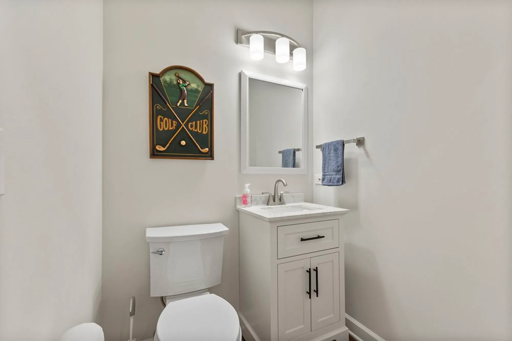 Property Slideshow image 7 of 31 | 631 belmont ln, Carol Stream, IL, 60188