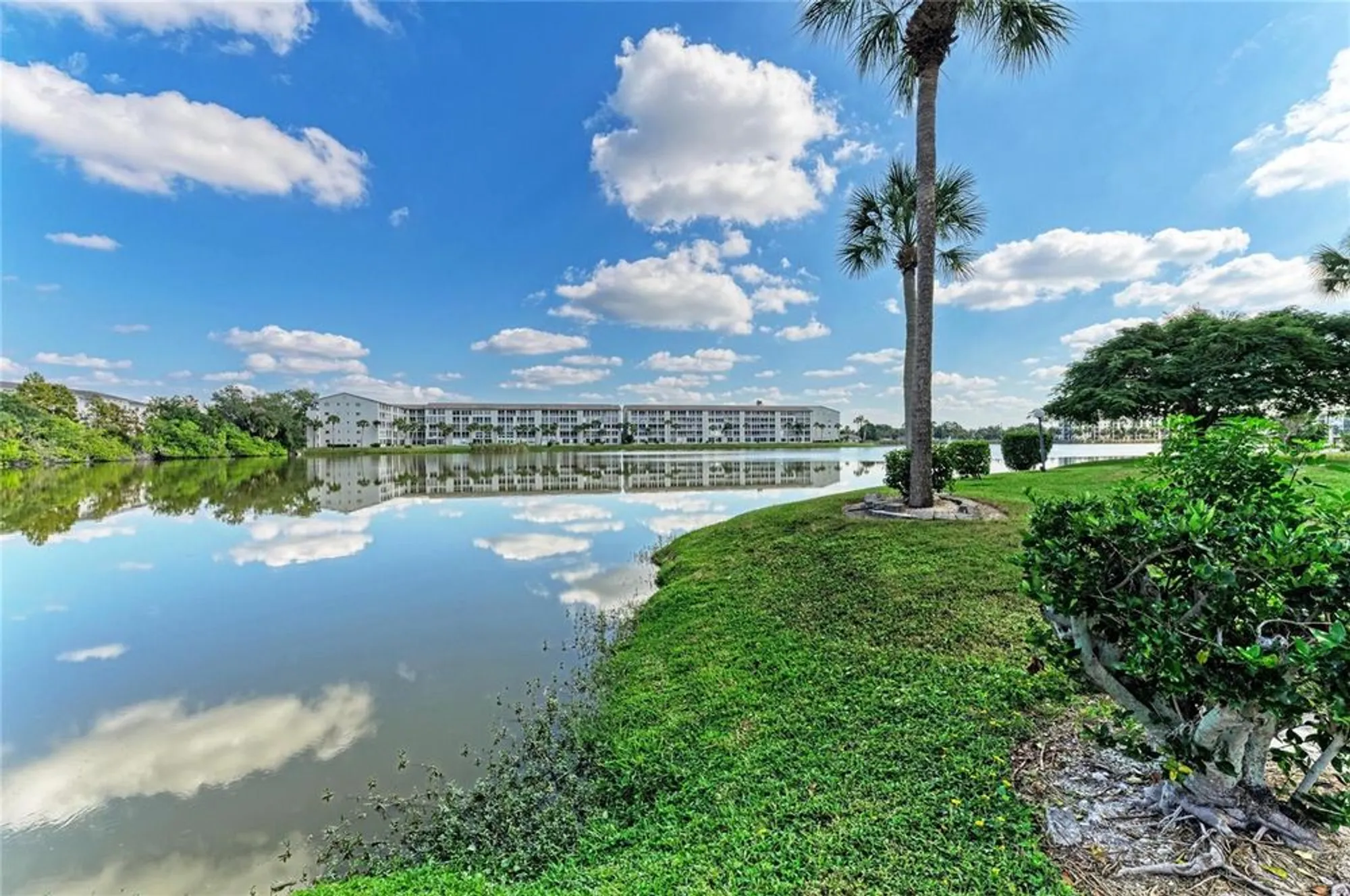 Property Slideshow image 34 of 37 | 3531 lake bayshore dr # j106, Bradenton, FL, 34205