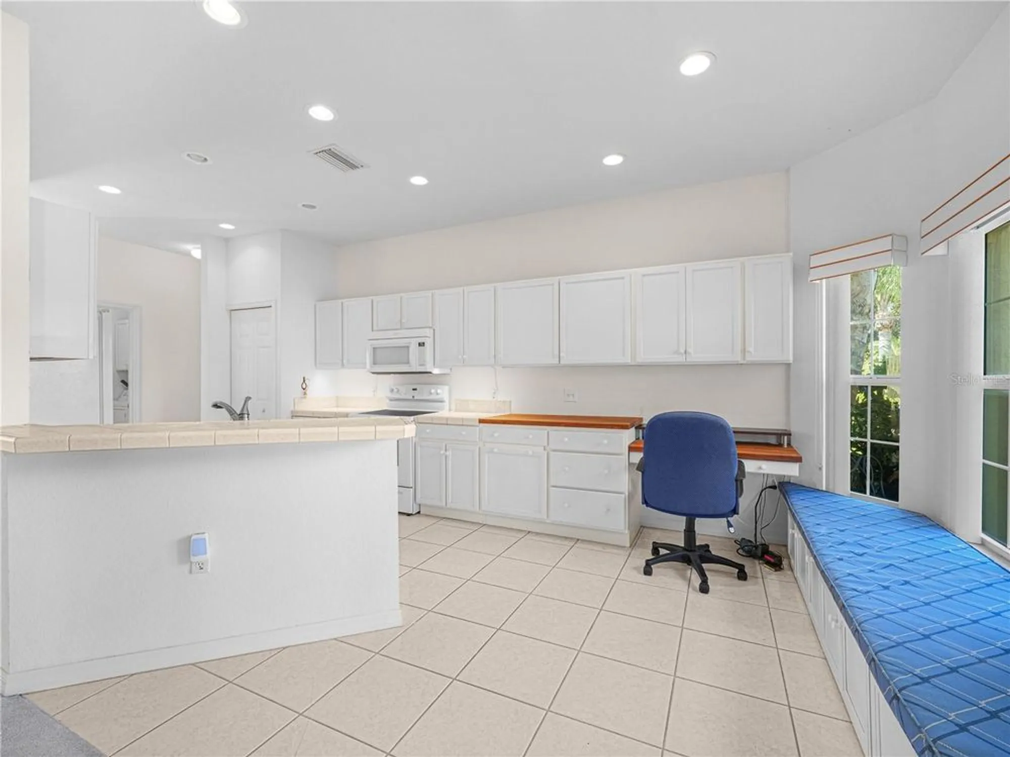Property Slideshow image 9 of 64 | 4028 birkdale dr, Lake Wales, FL, 33859