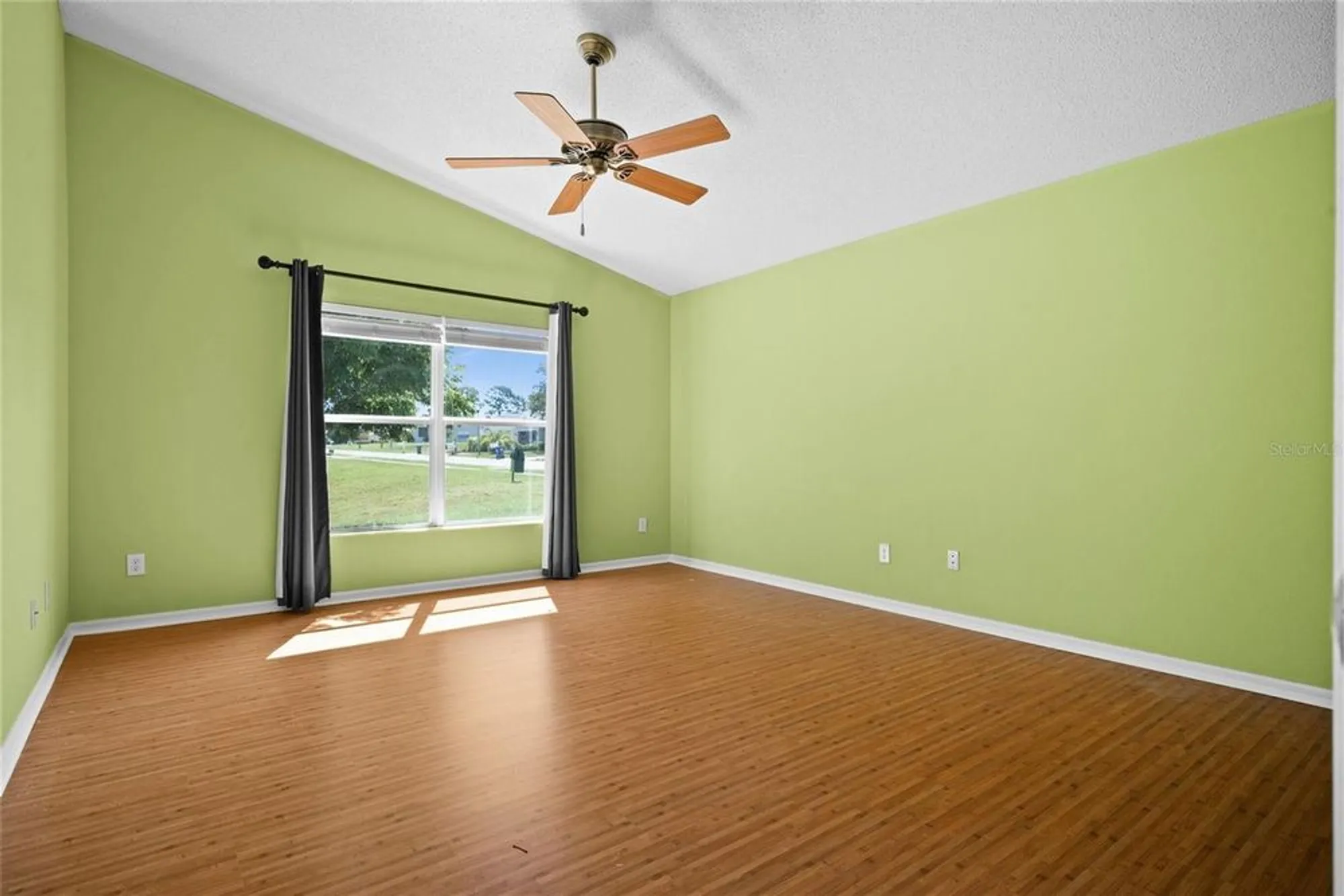 Property Slideshow image 12 of 35 | 2926 walnut grove ct, Holiday, FL, 34691