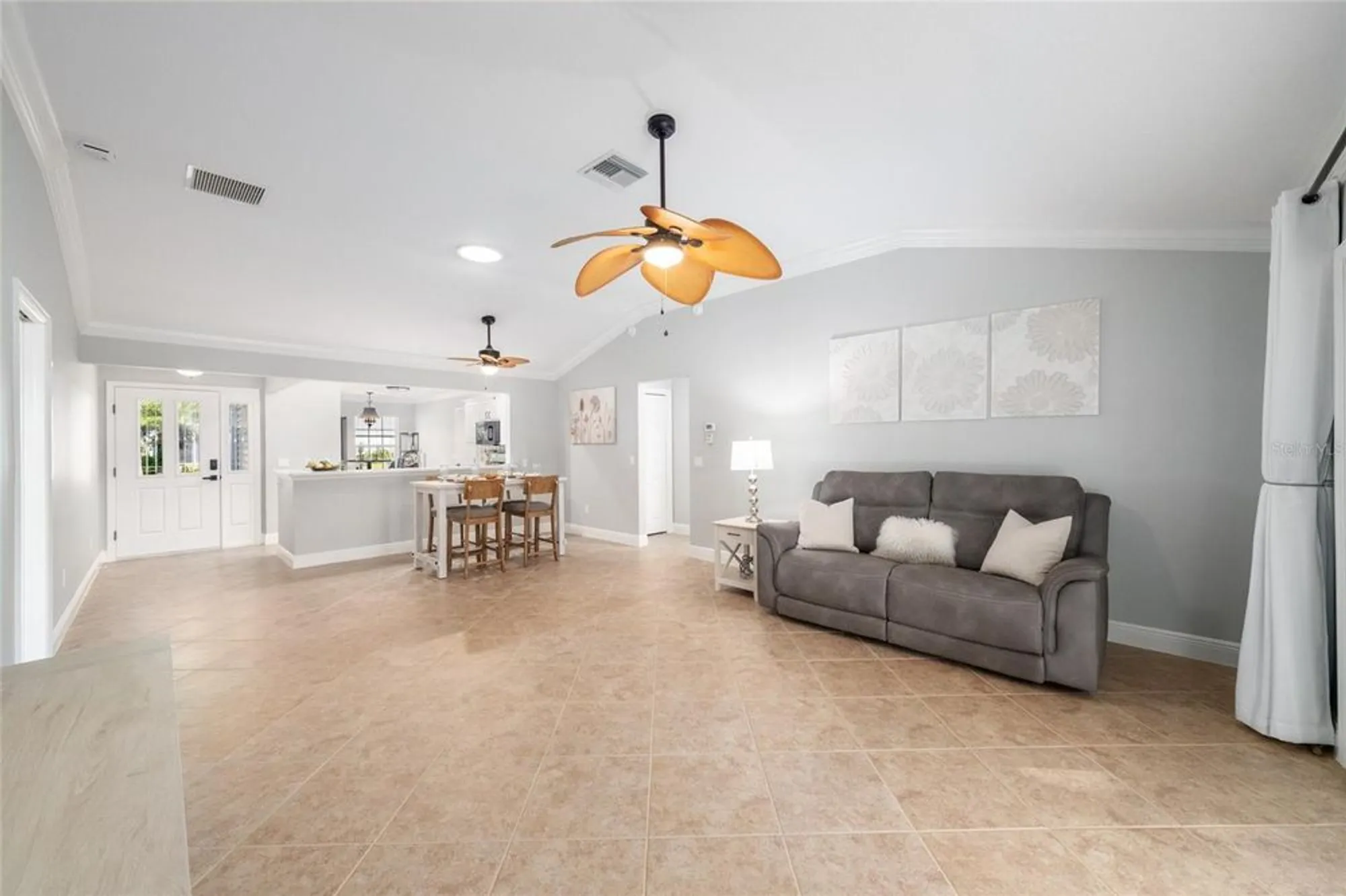 Property Slideshow image 13 of 62 | 967 livingston loop, The Villages, FL, 32162