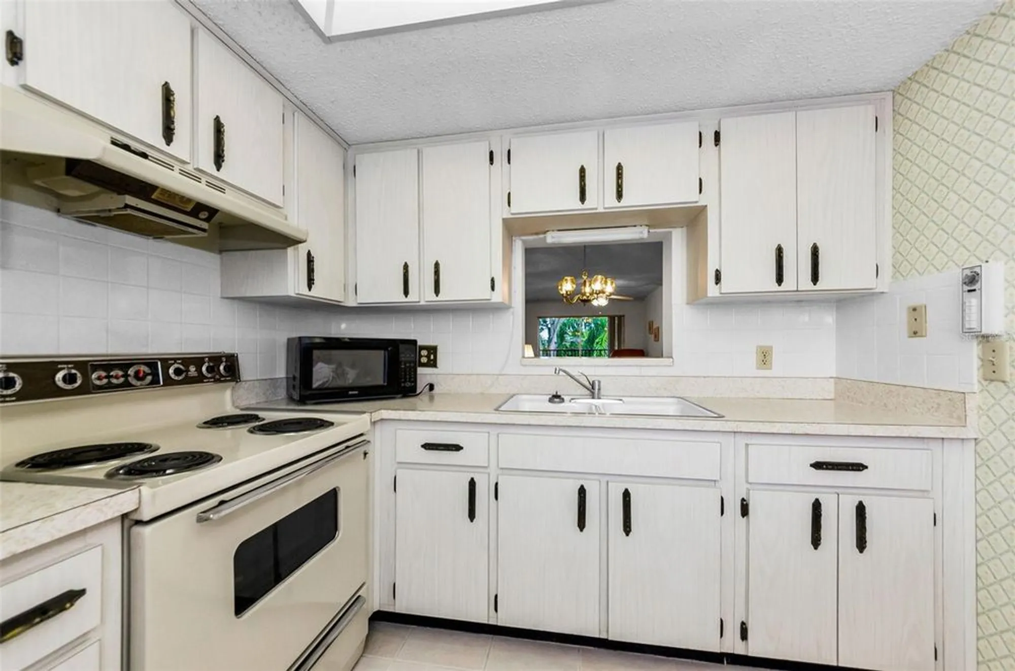 Property Slideshow image 19 of 41 | 1450 heather ridge blvd 307, Dunedin, FL, 34698