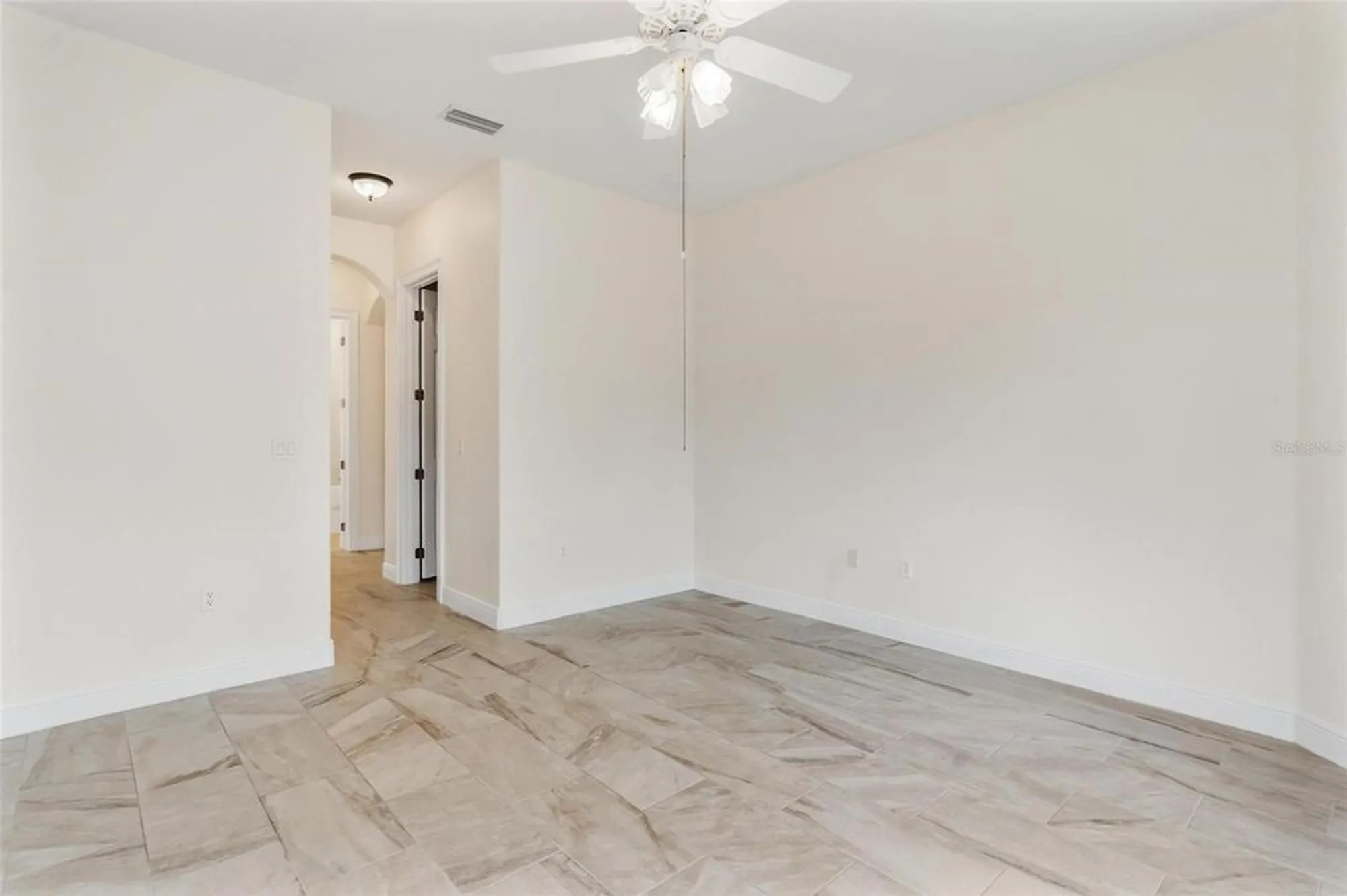 Property Slideshow image 28 of 49 | 5239 grove mnr, Lady Lake, FL, 32159