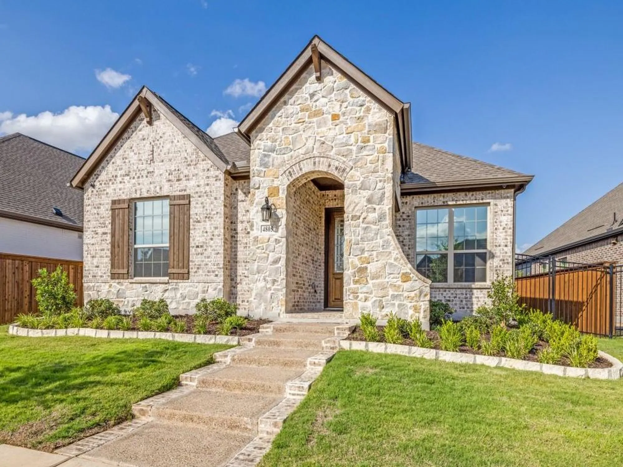 Property Slideshow image 2 of 25 | 4805 blackhawk green ct, Arlington, TX, 76005