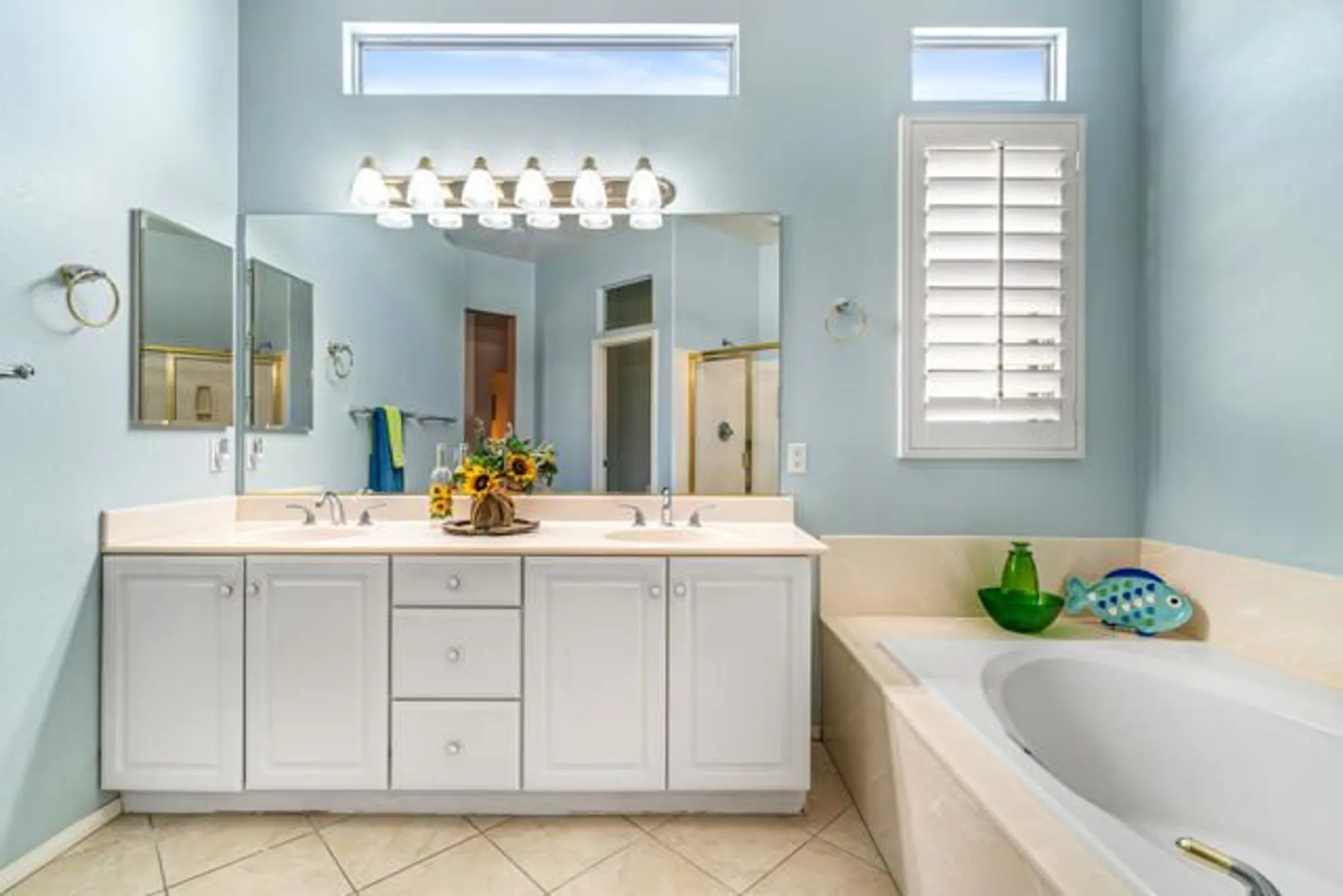 Property Slideshow image 29 of 66 | 44329 royal lytham dr, Indio, CA, 92201