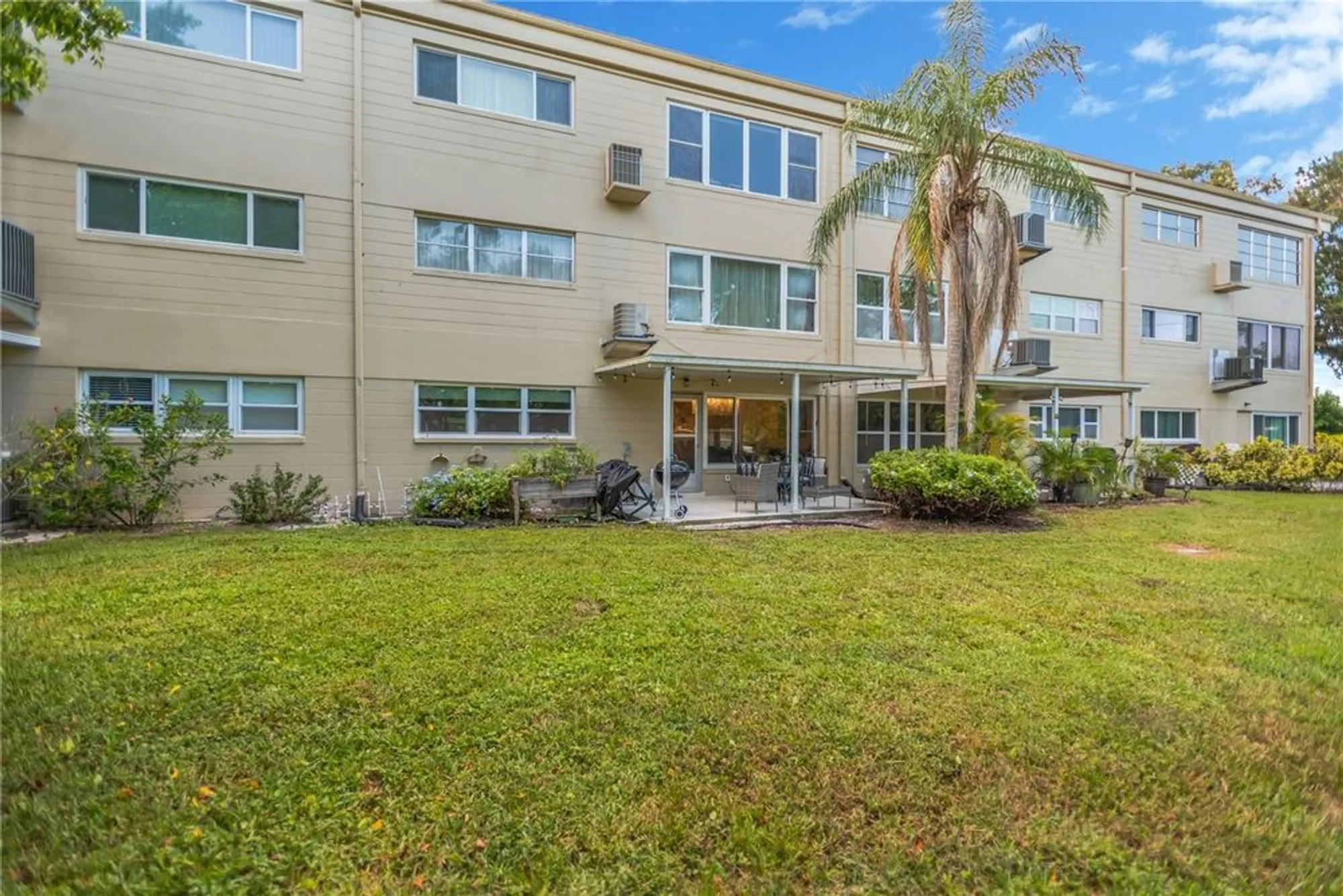 Property Slideshow image 24 of 32 | 2350 haitian dr apt 6, Clearwater, FL, 33763