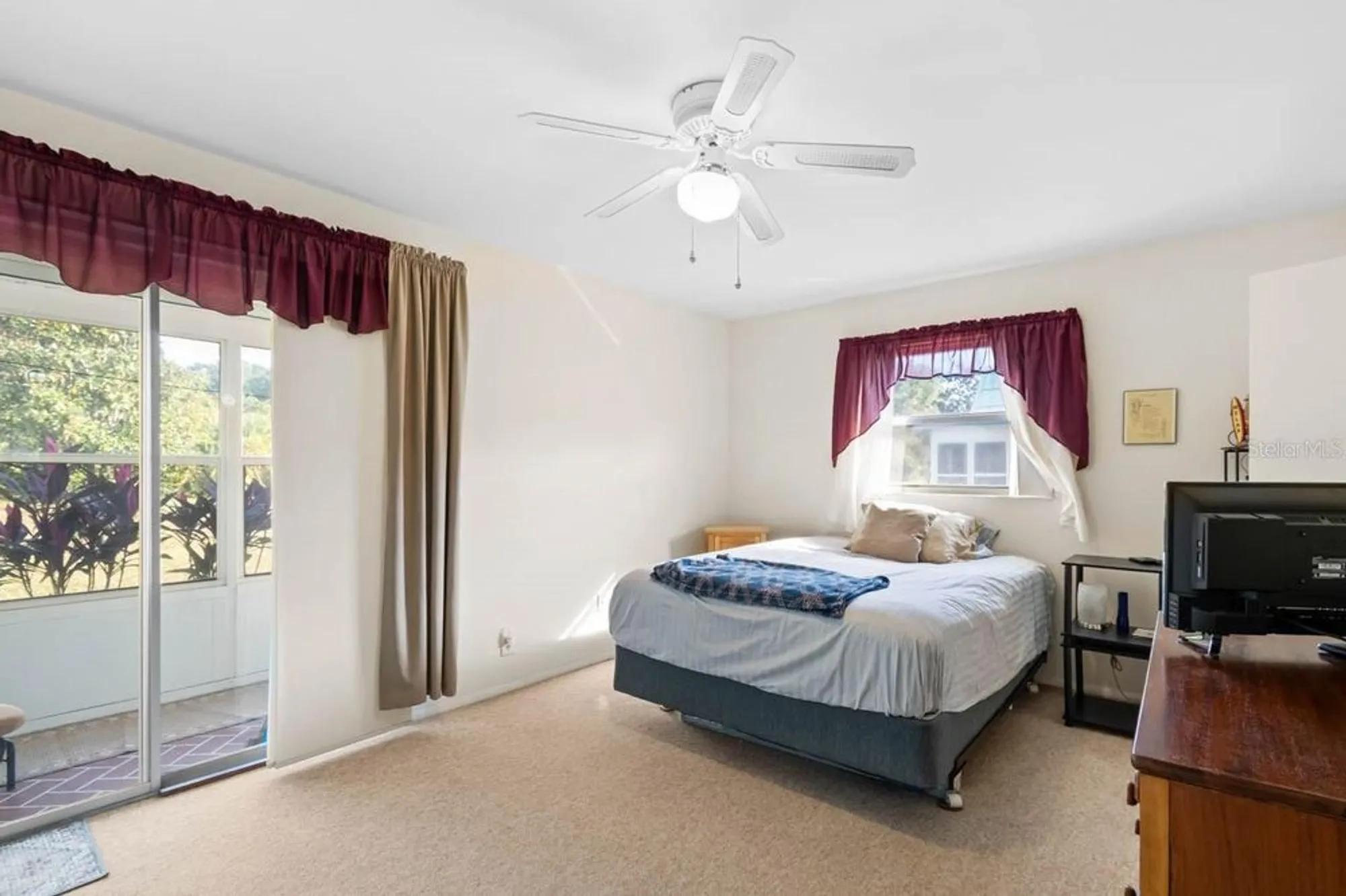 Property Slideshow image 10 of 63 | 1802 bedford ln 2, Sun City Center, FL, 33573