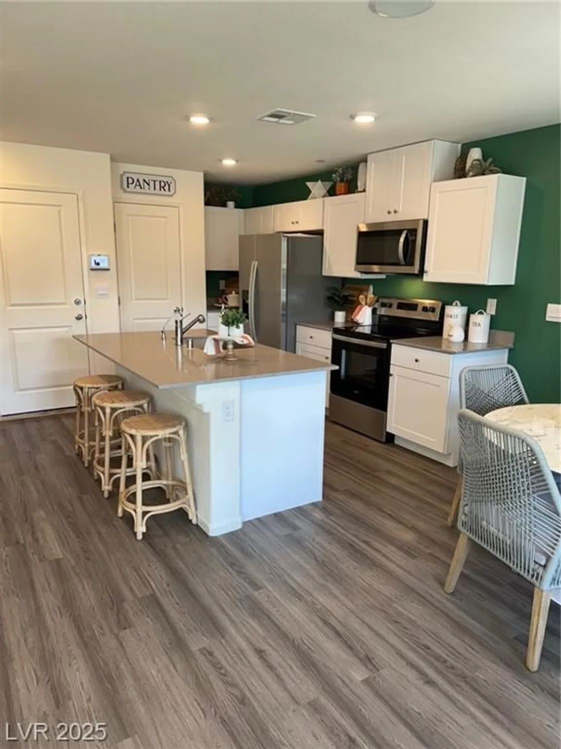 Property Slideshow image 1 of 10 | 1900 arietta vista st, Henderson, NV, 89044