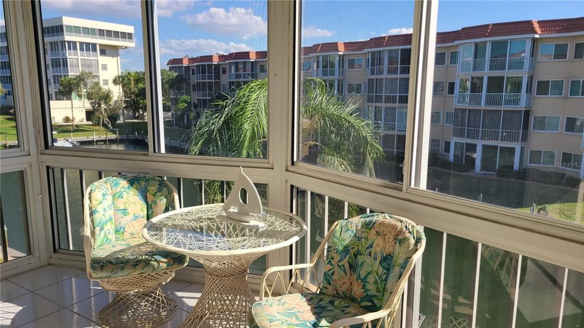 Property Slideshow image 20 of 77 | 1250 n portofino dr # 305mar, Sarasota, FL, 34242