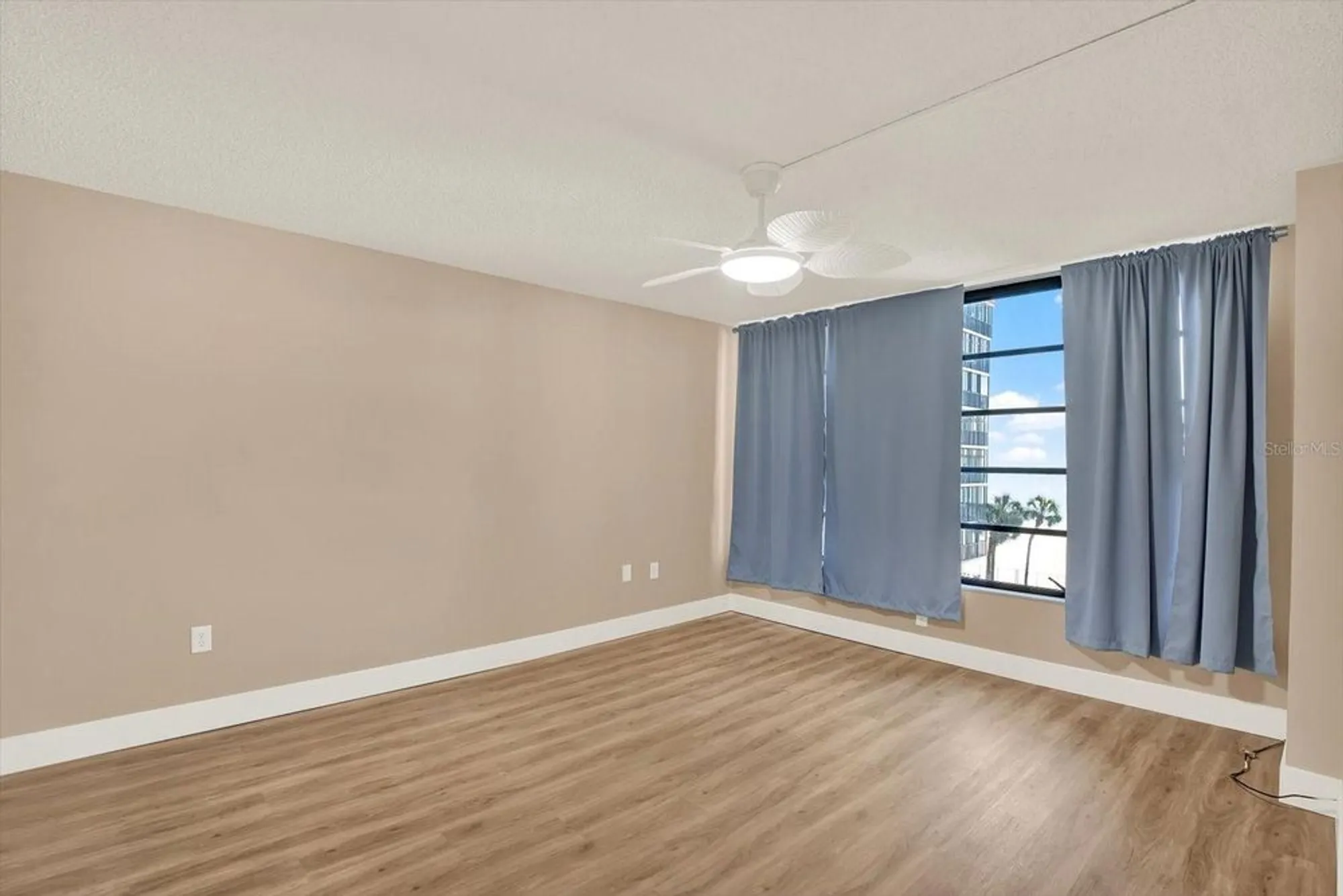 Property Slideshow image 12 of 35 | 18304 gulf blvd 311, Redington Shores, FL, 33708
