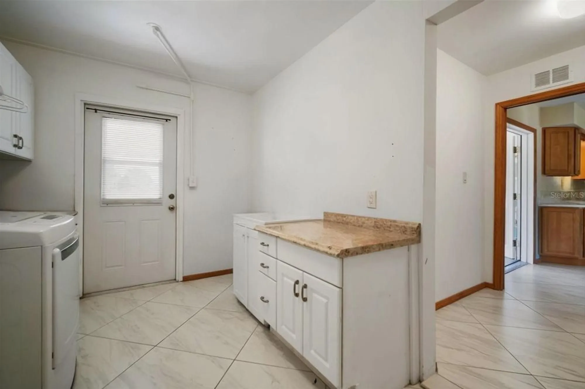 Property Slideshow image 25 of 49 | 609 fox hills dr, Sun City Center, FL, 33573