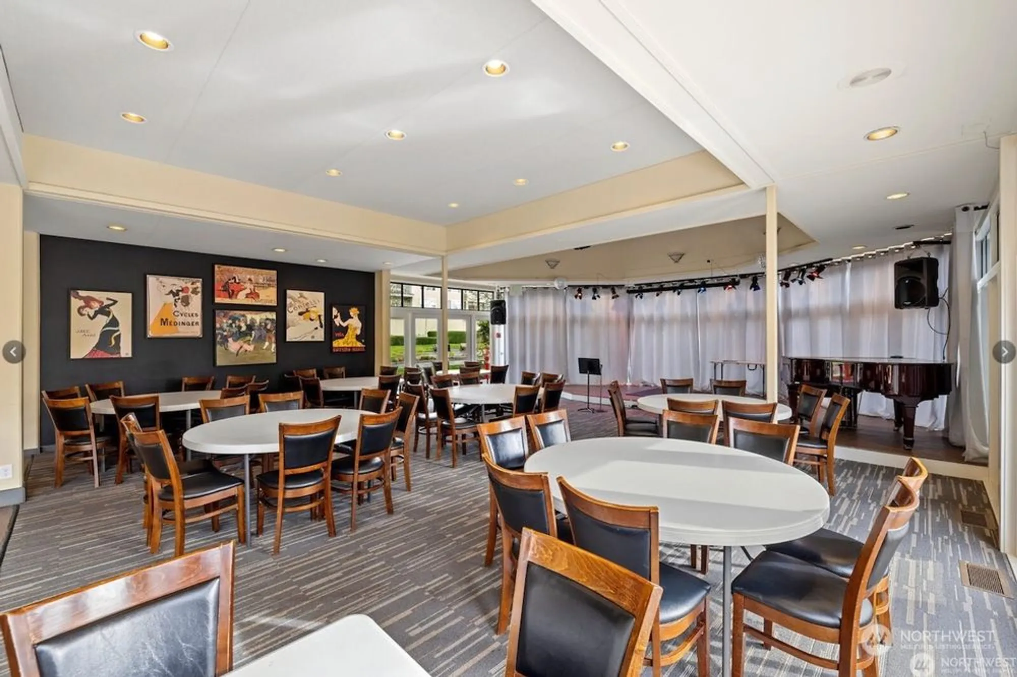 Property Slideshow image 27 of 40 | 4133 224th ln 302, Issaquah, WA, 98029