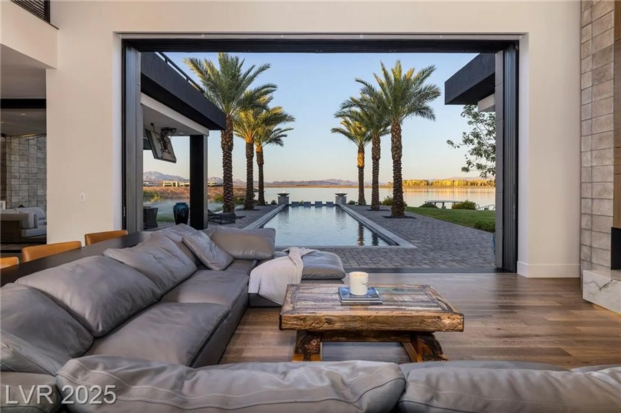 Property Slideshow image 5 of 32 | 10 sunrise beach cir, Henderson, NV, 89011